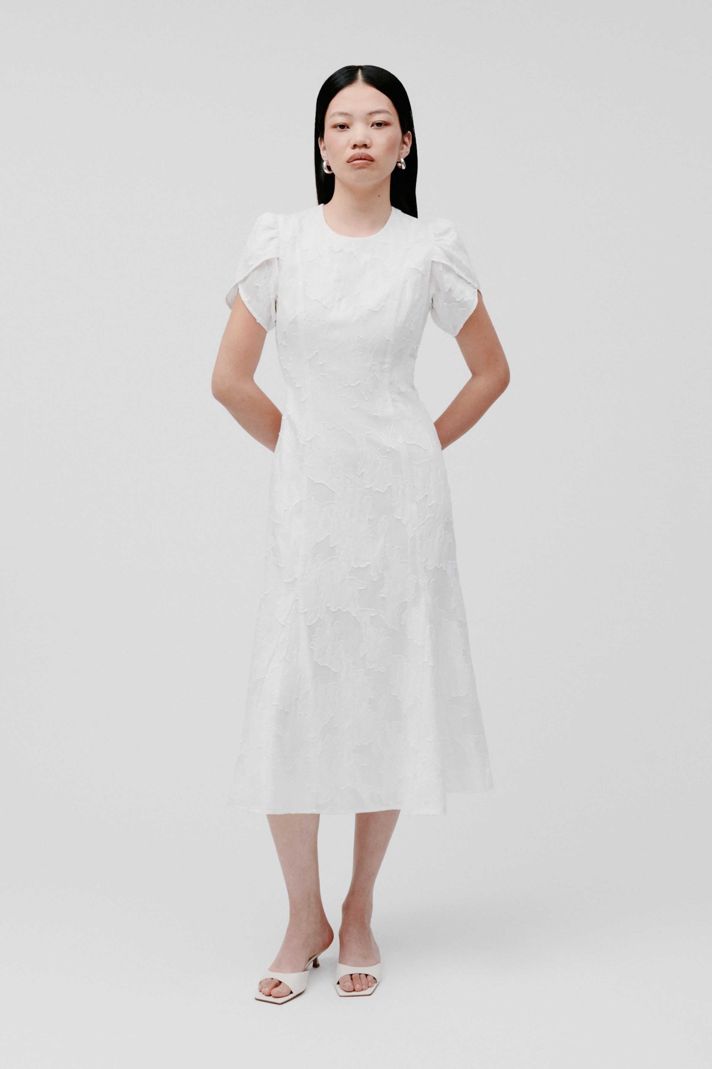 NASRIN Dress LOOKBOOK FRONT 30600663-WH010