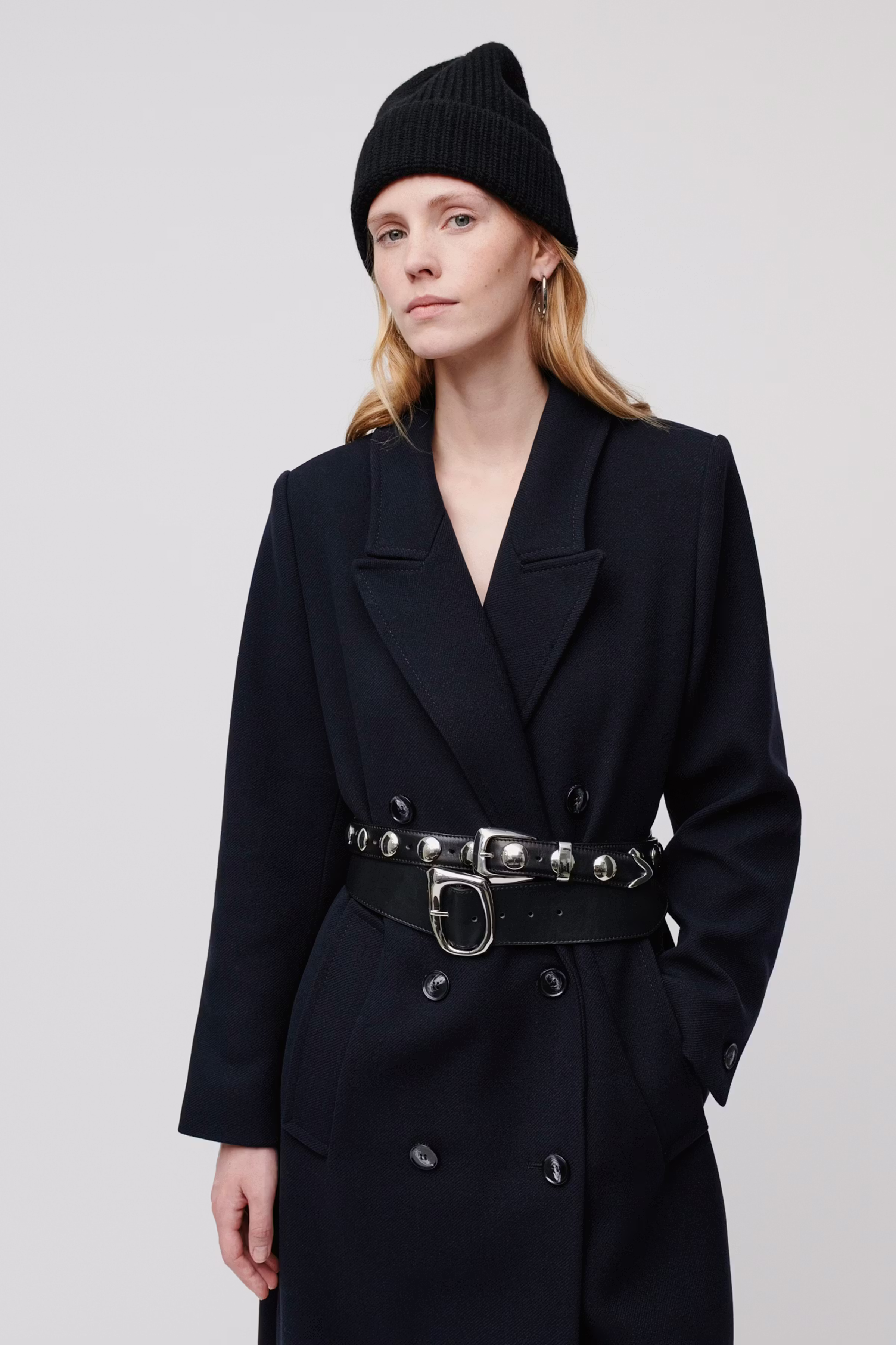 AMBER BEANIE LOOKBOOK FRONT 30600716-BK999