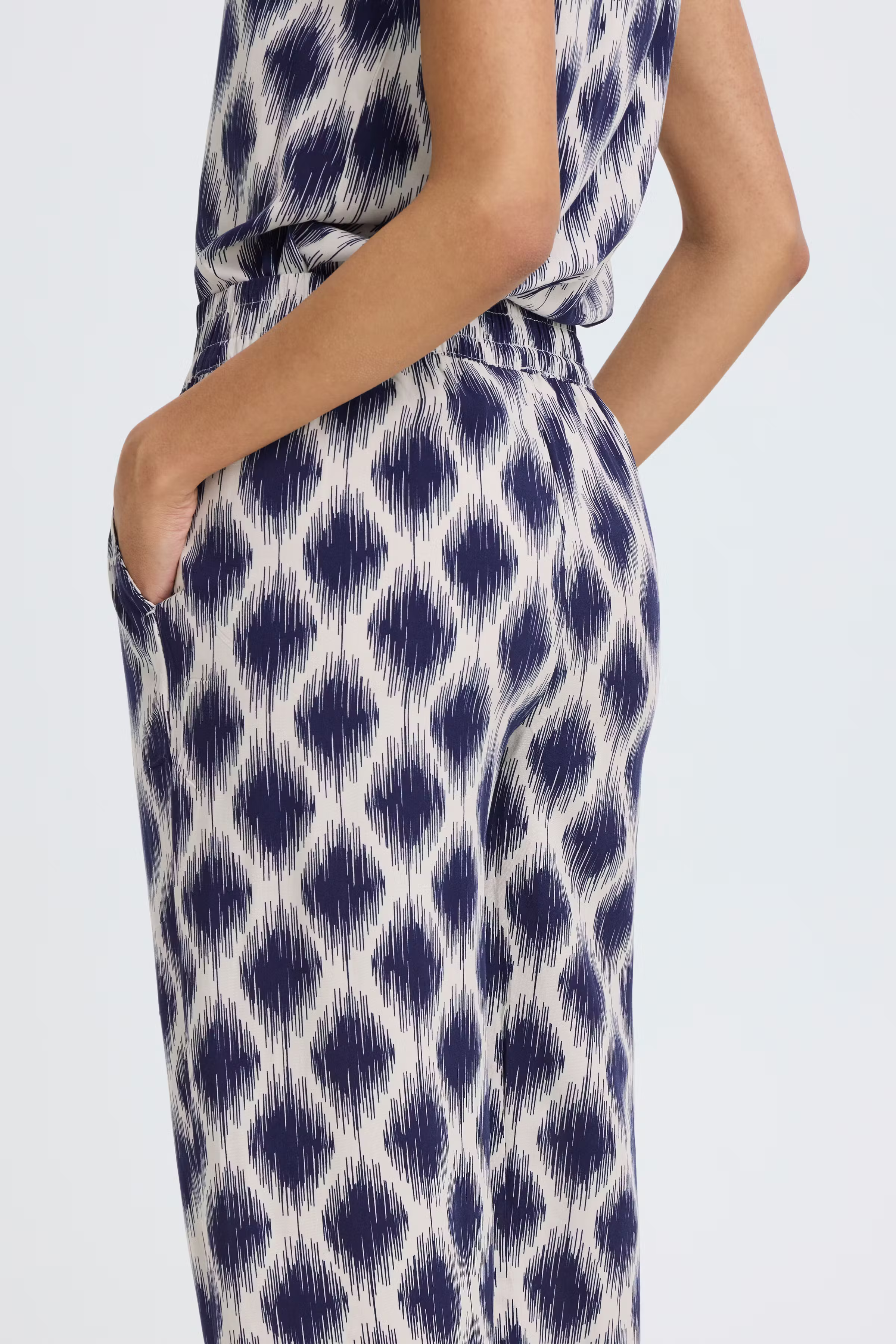 BYMMJOELLA Trousers LOOKBOOK DETAIL 20811296-900006745