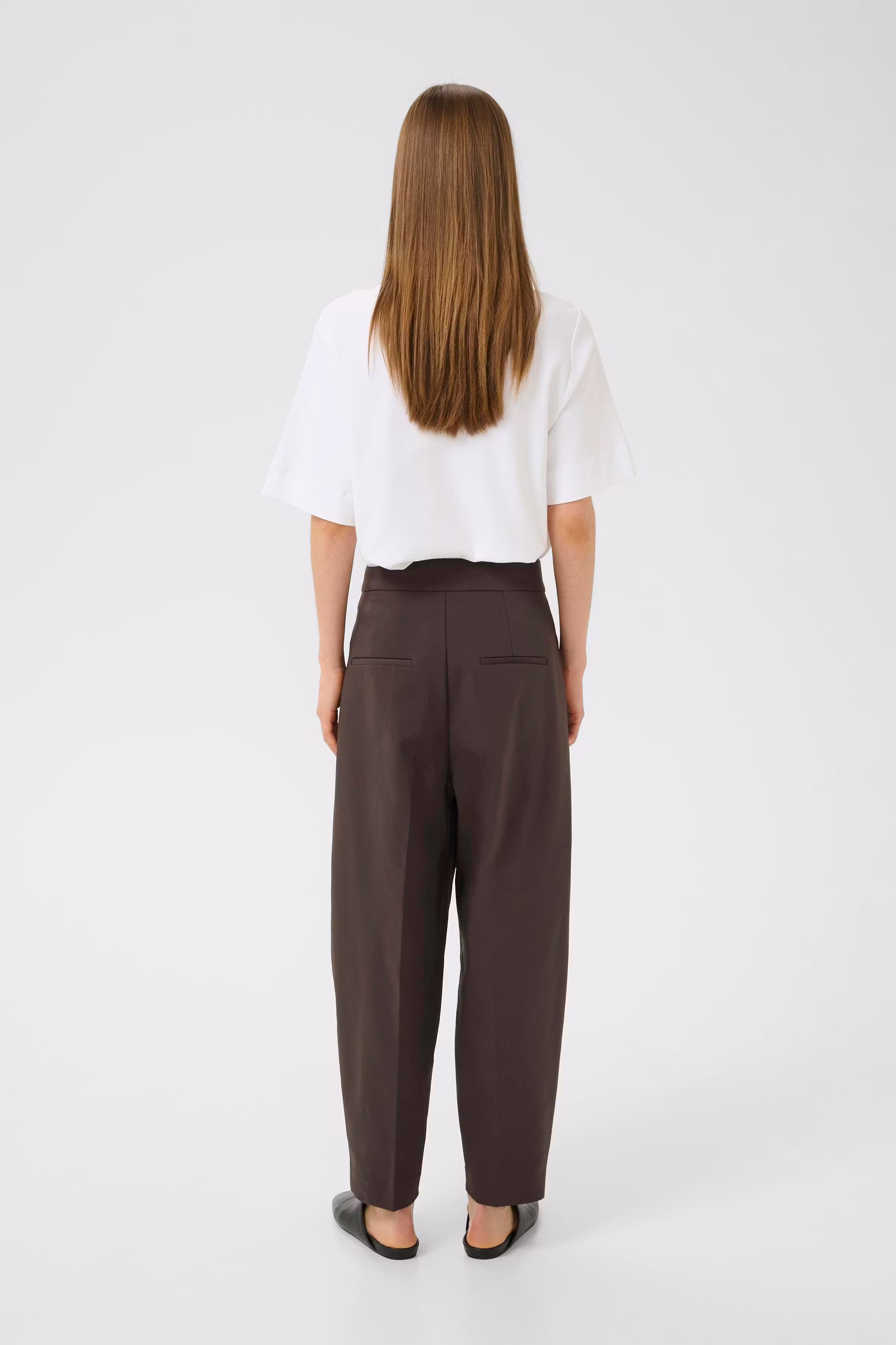 ZellaIW Barrel Trousers LOOKBOOK BACK 30107207-190910
