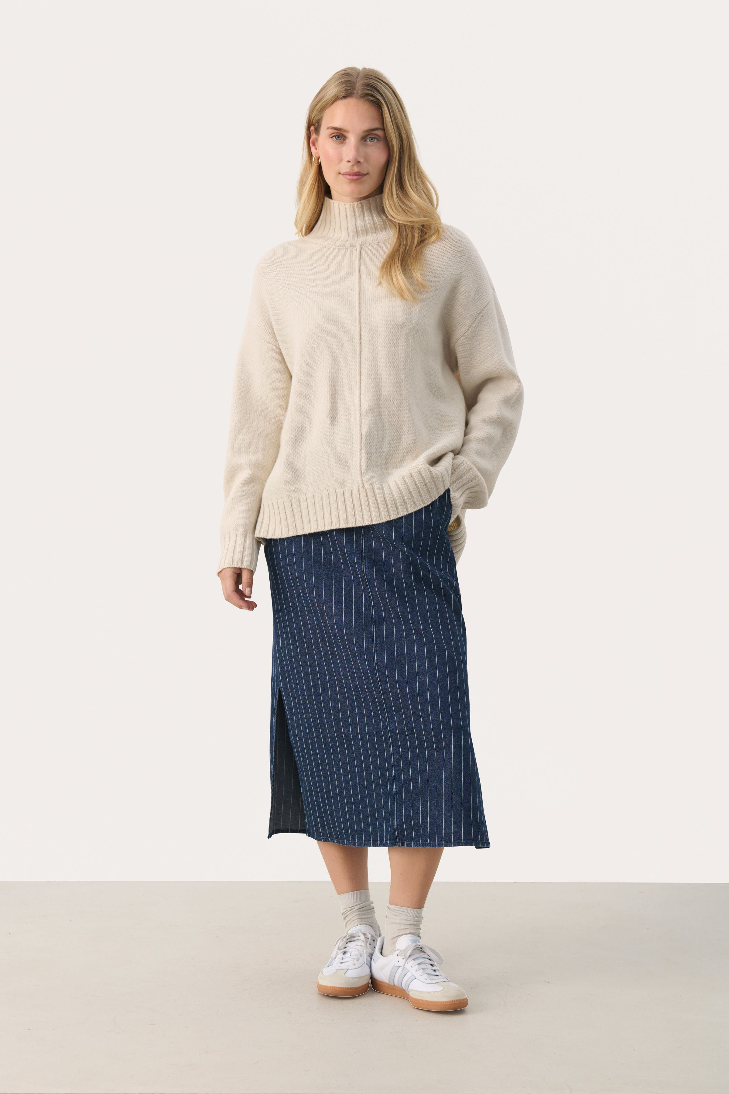 LizziePW Denim Rock LOOKBOOK BACK 30308878-303880