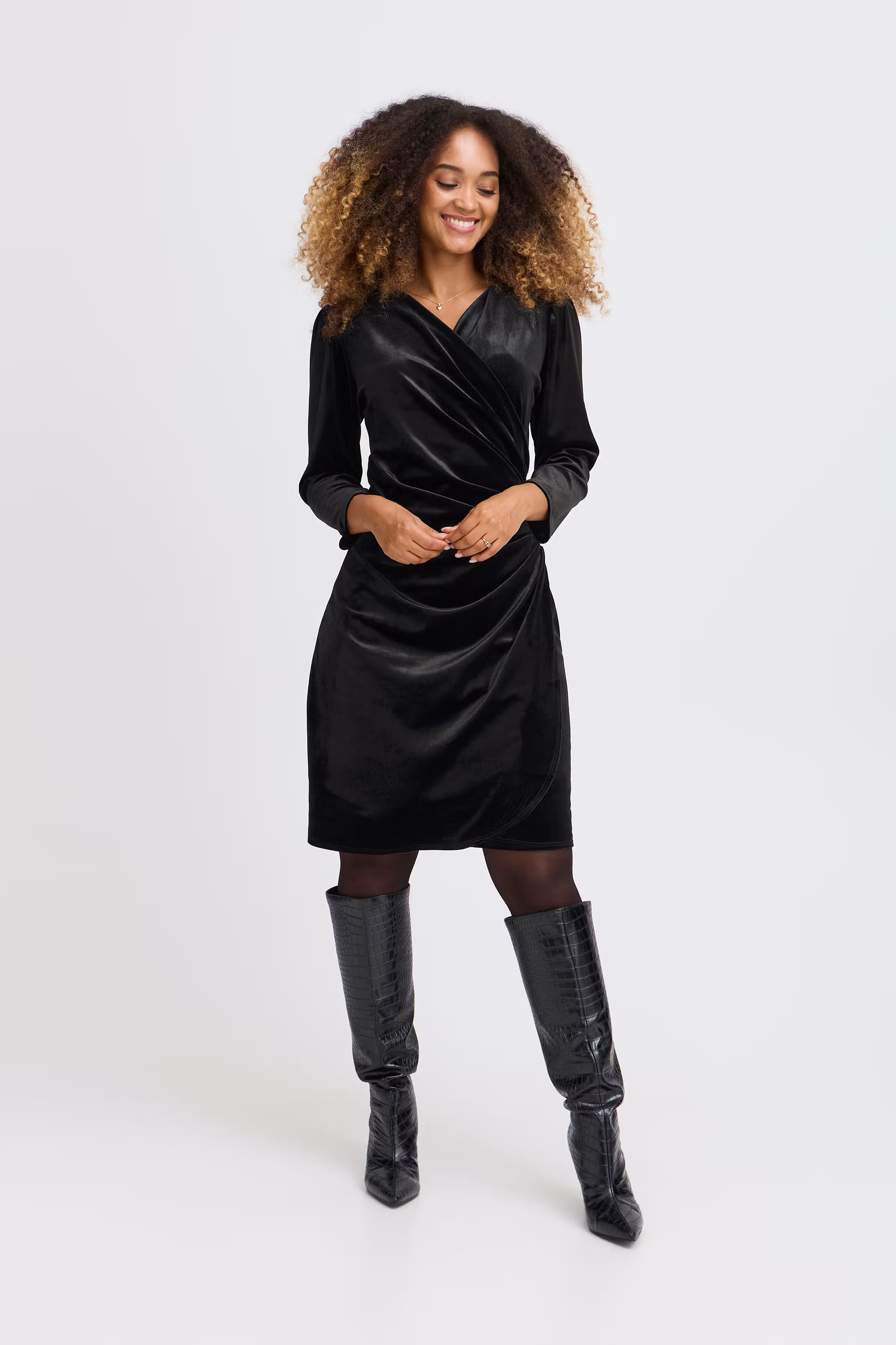 SBVELVETTA Kjole LOOKBOOK FRONT 22100854-190303