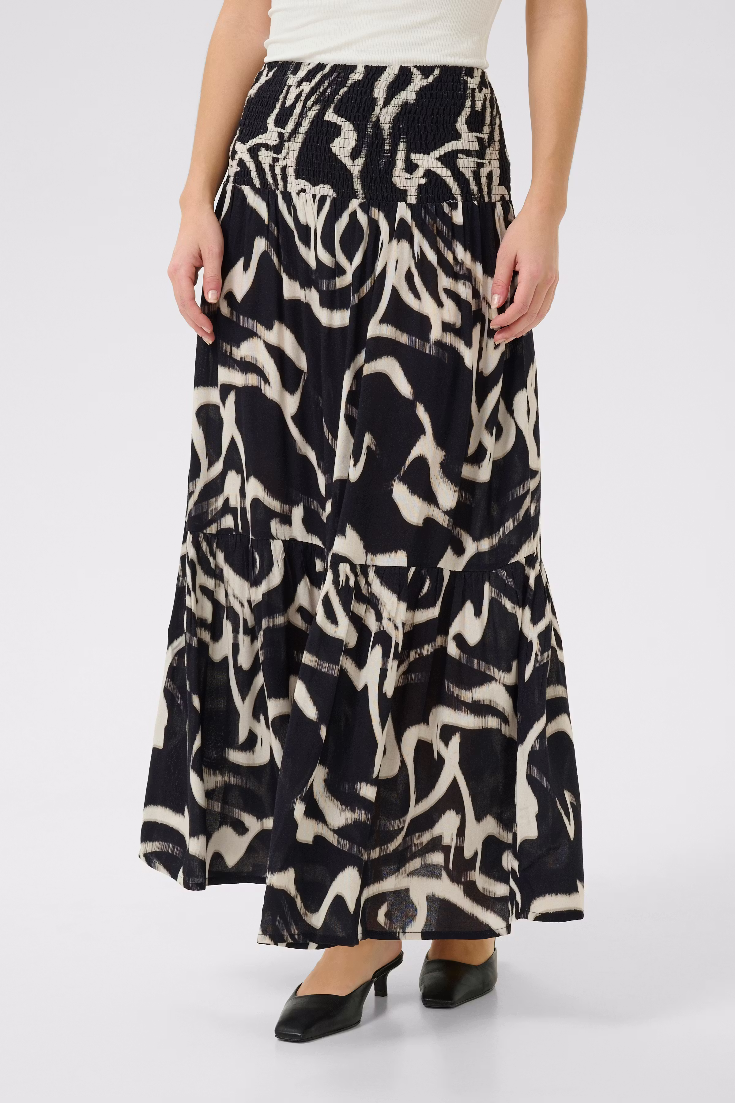 KAbeathe Skirt LOOKBOOK FRONT 10510316-107701