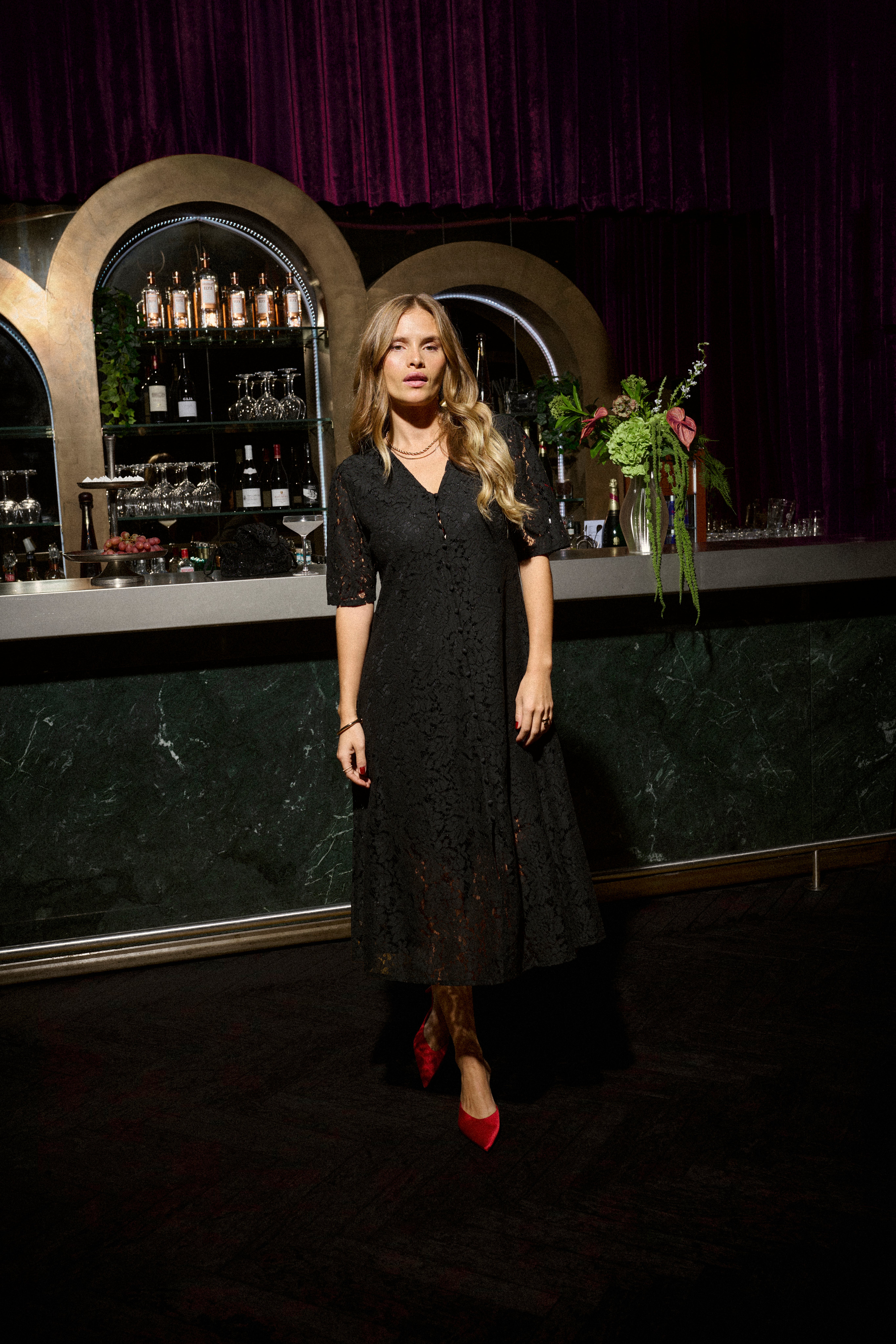 KAnomi Blondekjole LOCATION NONE 10509157-100121