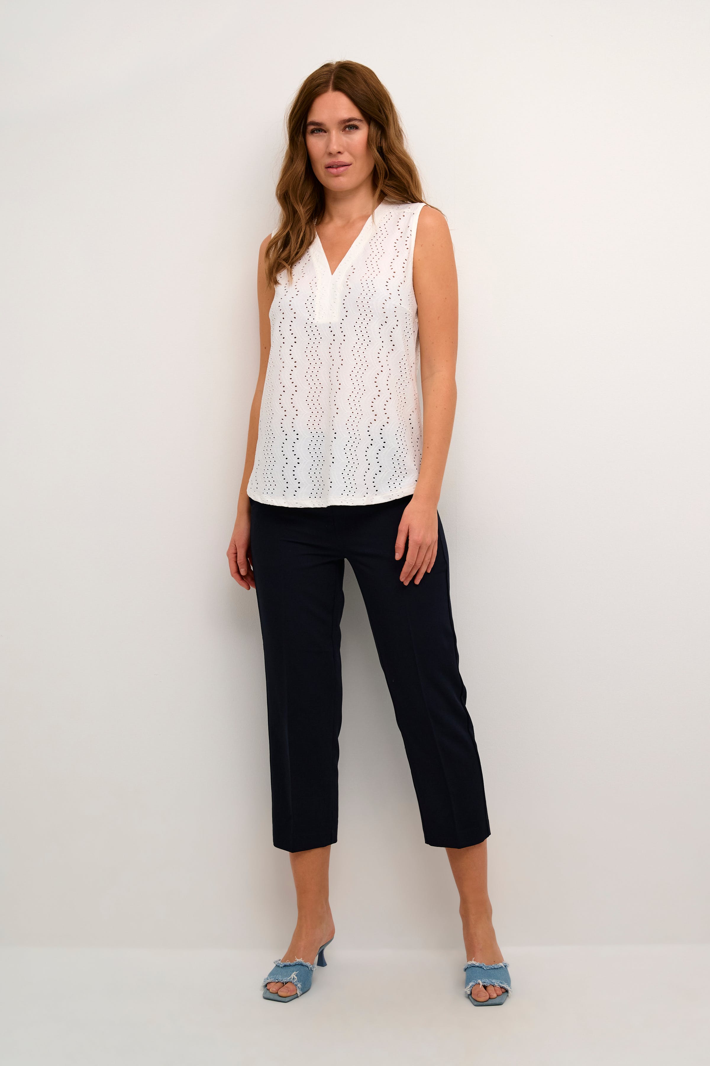 KArachel Top LOOKBOOK FRONT 10508880-110602