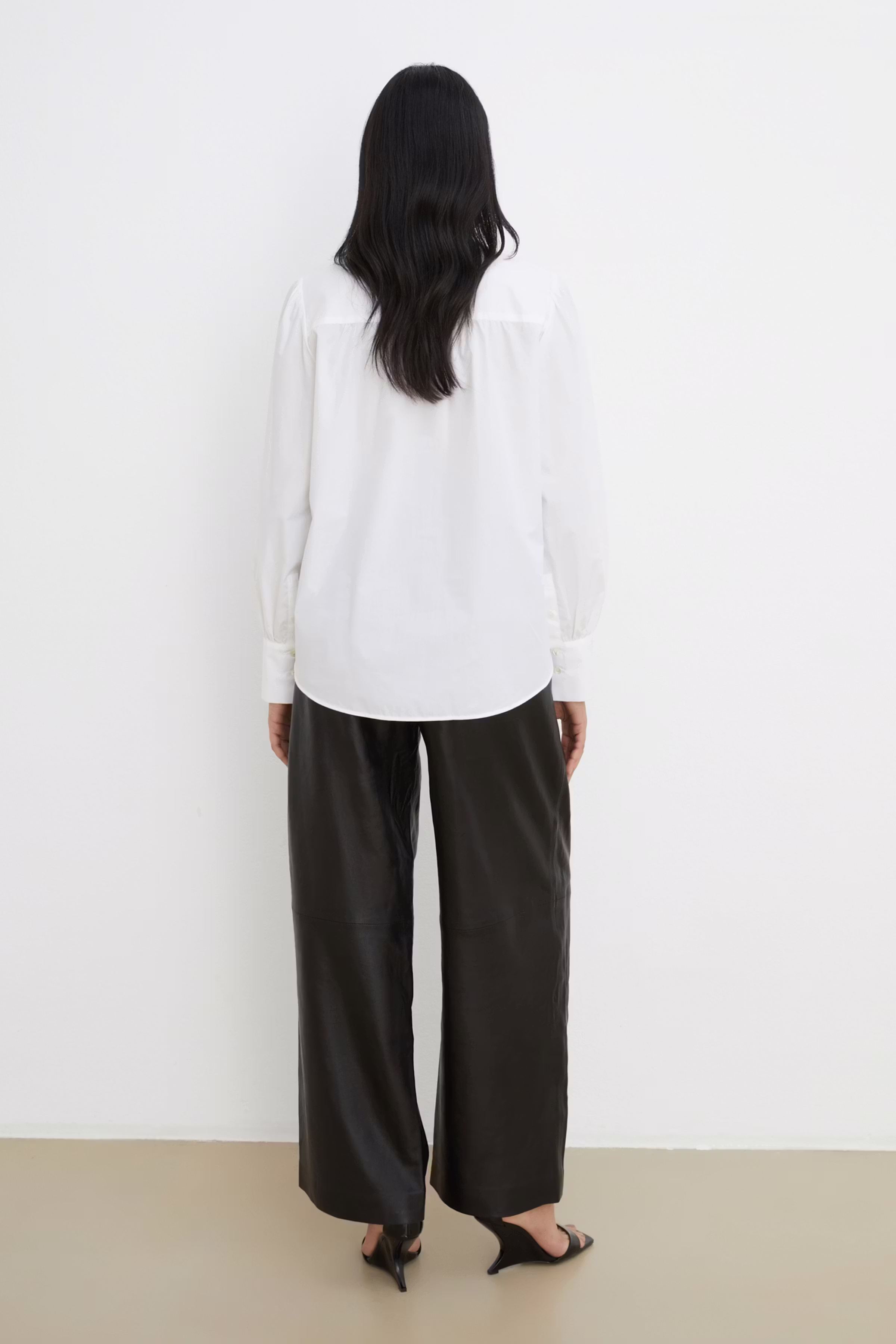 ESTELLE Blouse LOOKBOOK BACK 30600269-WH001