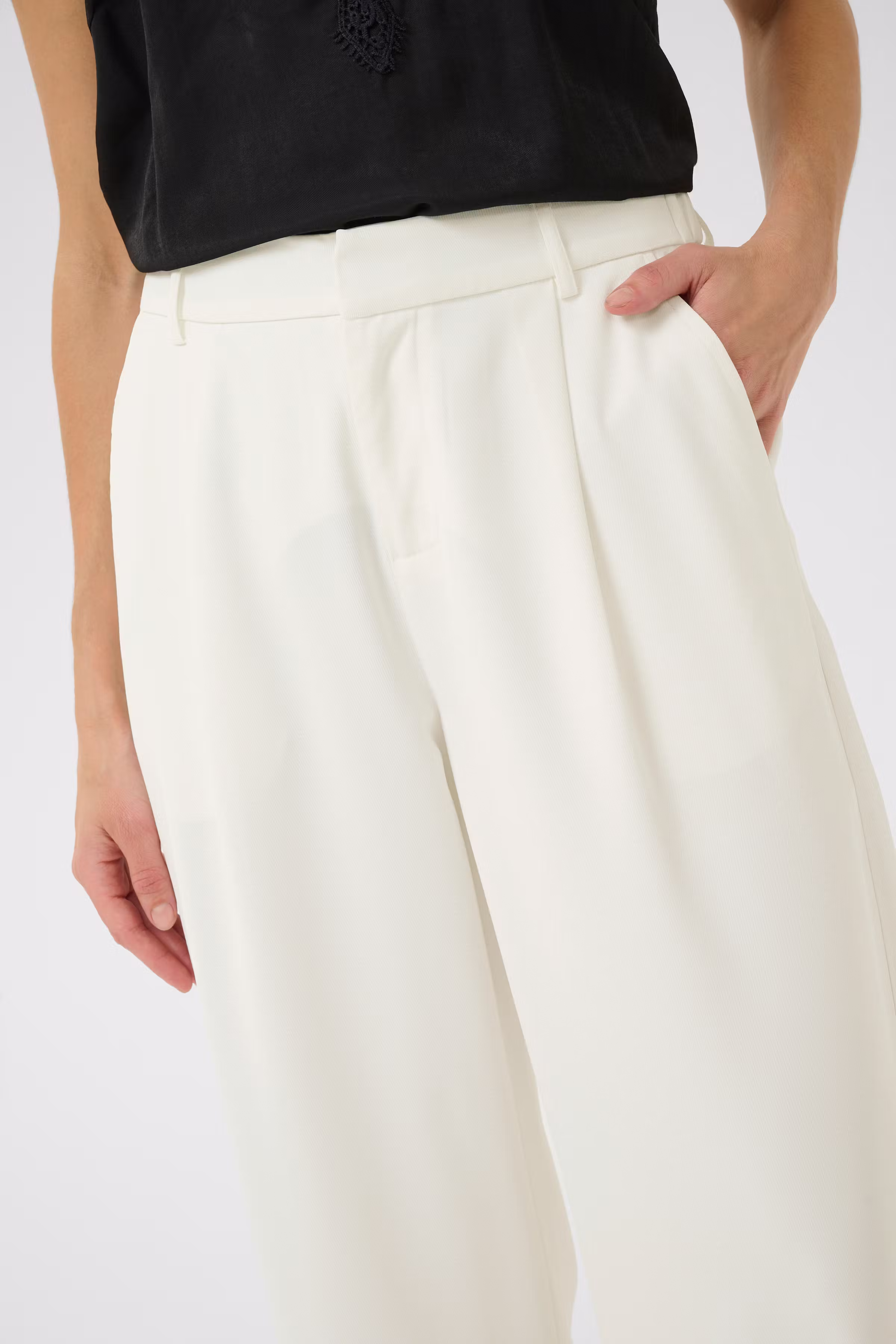 CRBencon Trousers LOOKBOOK DETAIL 10612349-110602