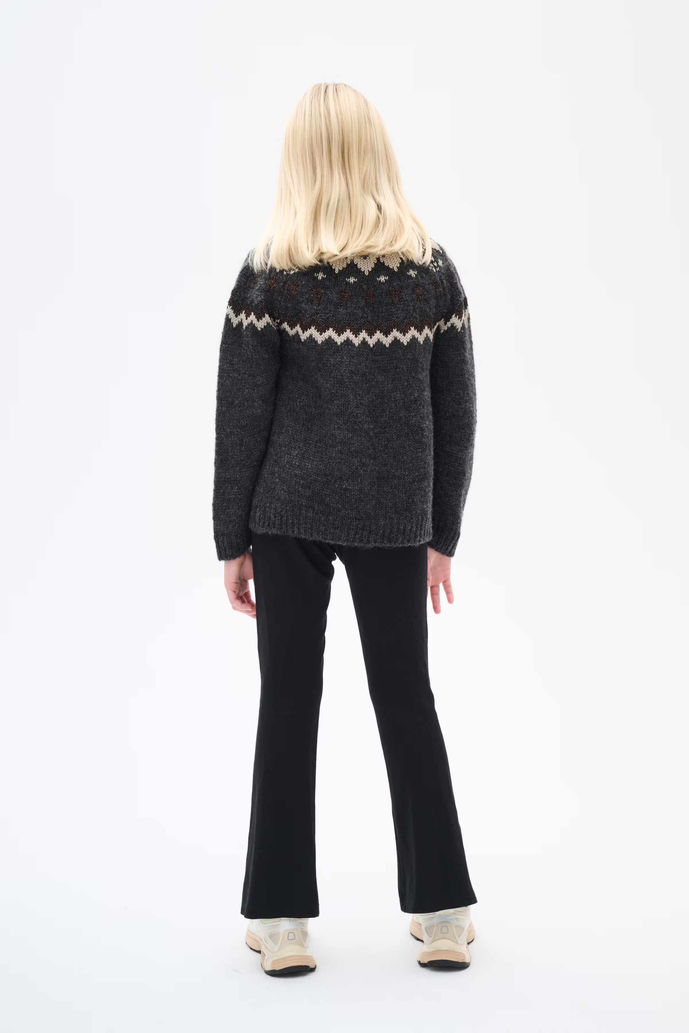 TeylorIW Pullover LOOKBOOK BACK 30110476-303323