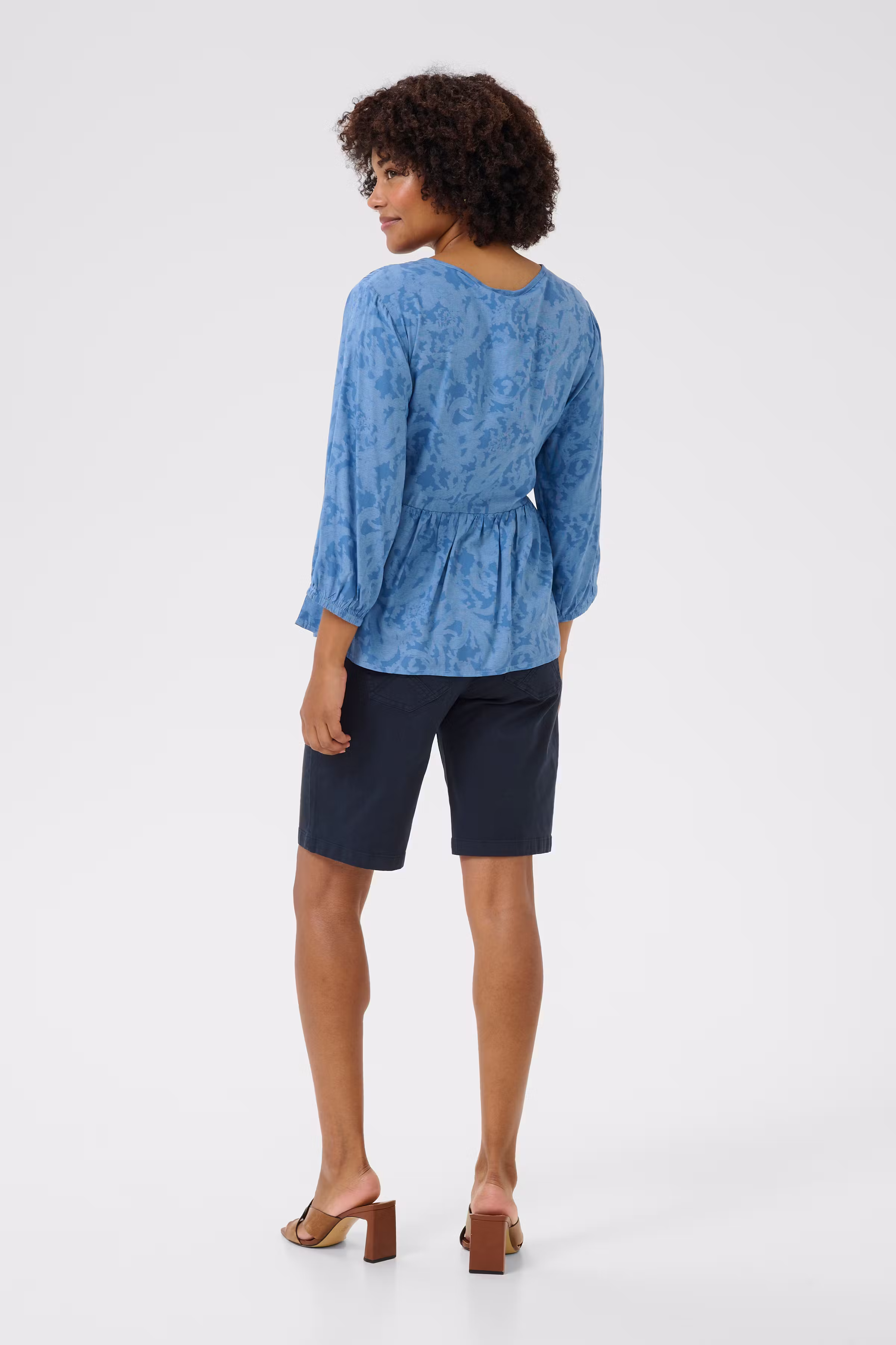 CRTiah Blouse LOOKBOOK BACK 10613481-107197