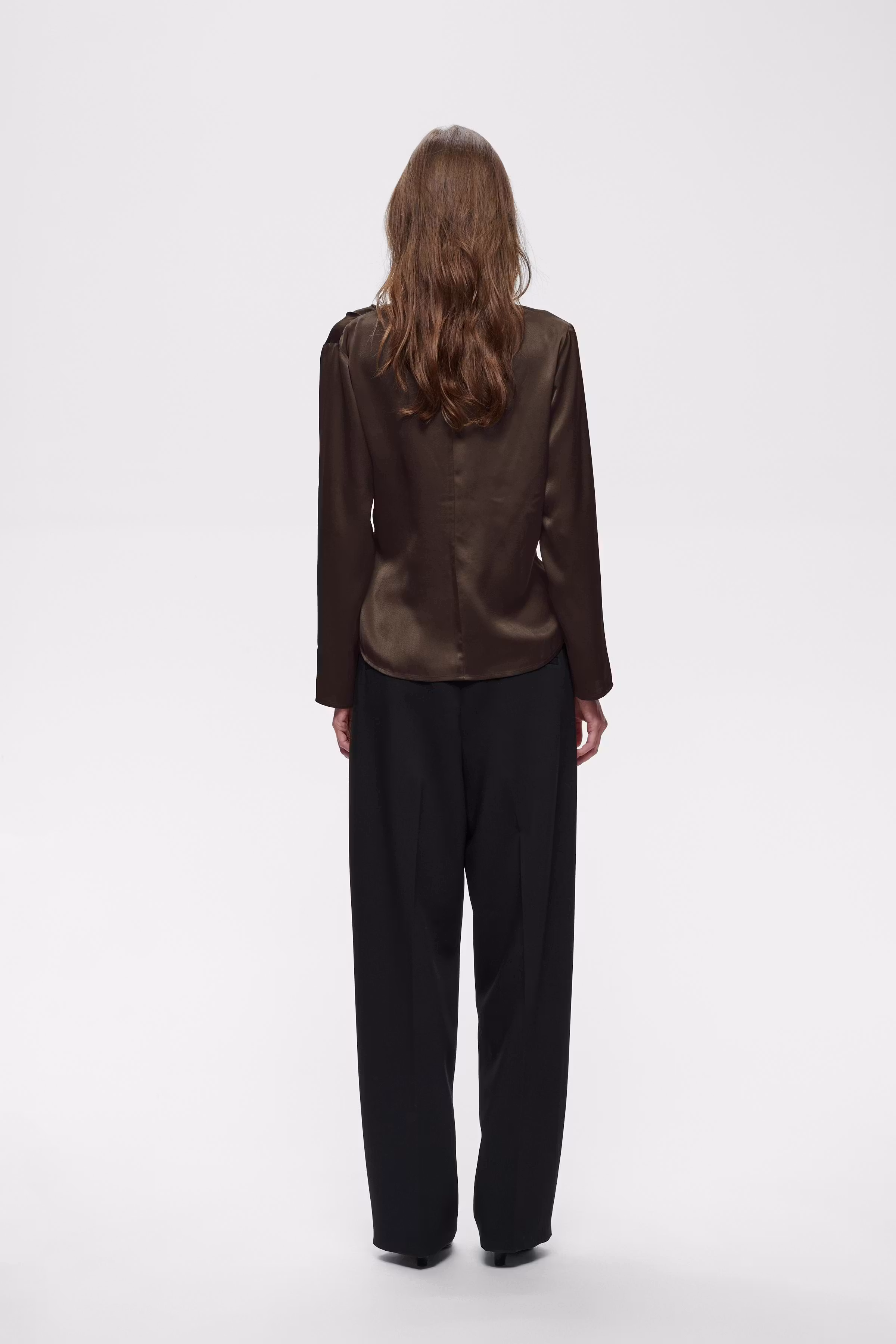 SATINEIW Blouse LOOKBOOK BACK 30113429-191109