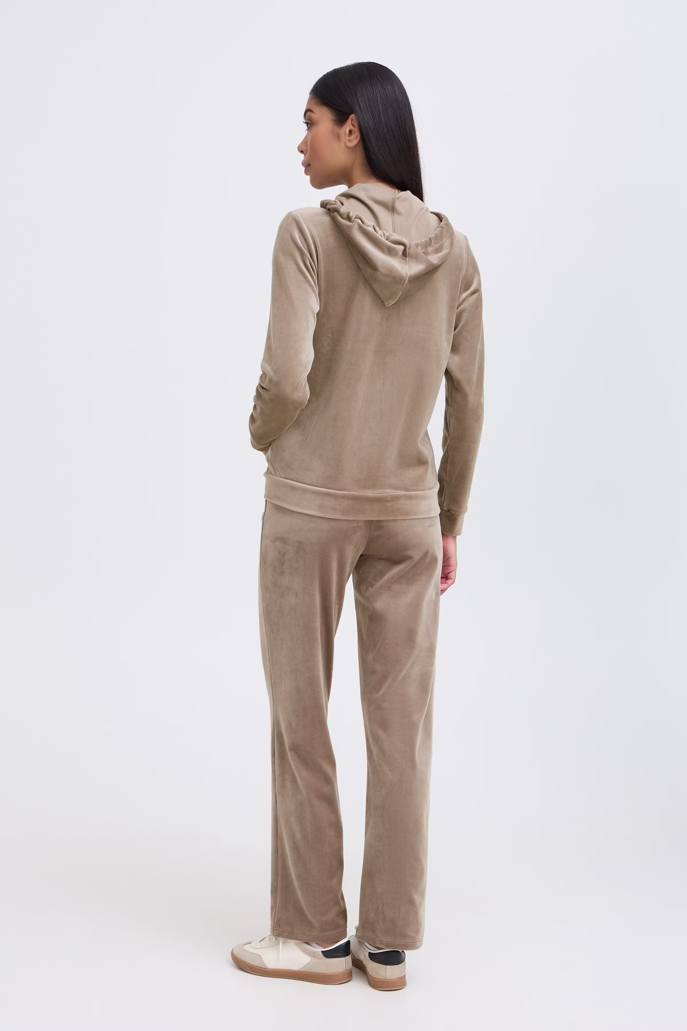 BYSTILLA Veloursett LOOKBOOK BACK 20816019-181112