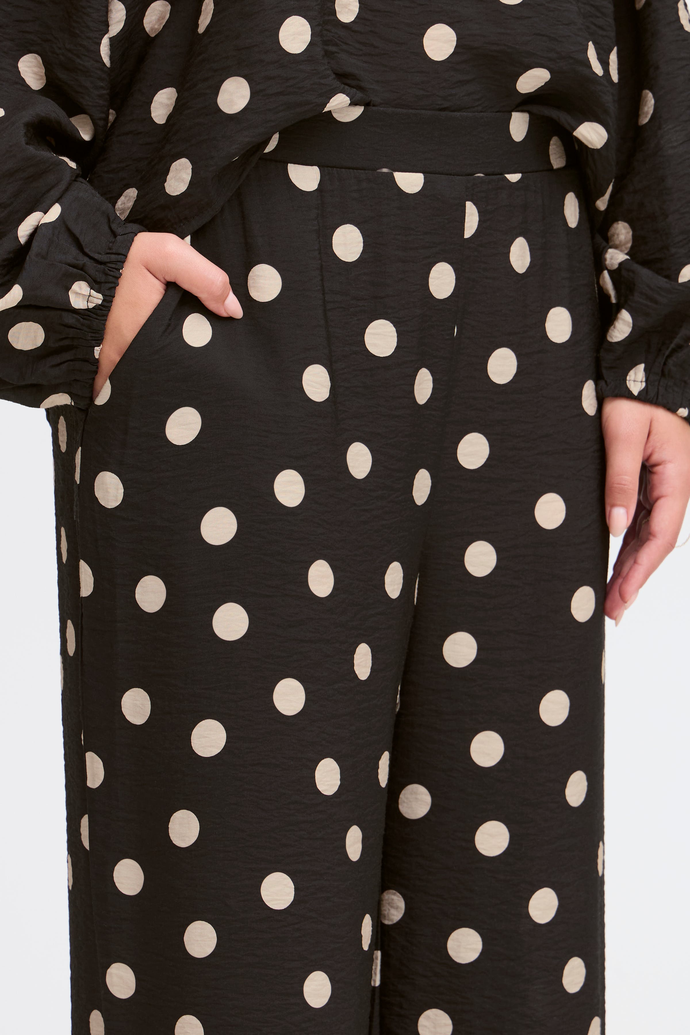 IXFRINIDA Broek LOOKBOOK DETAIL 20123566-194008