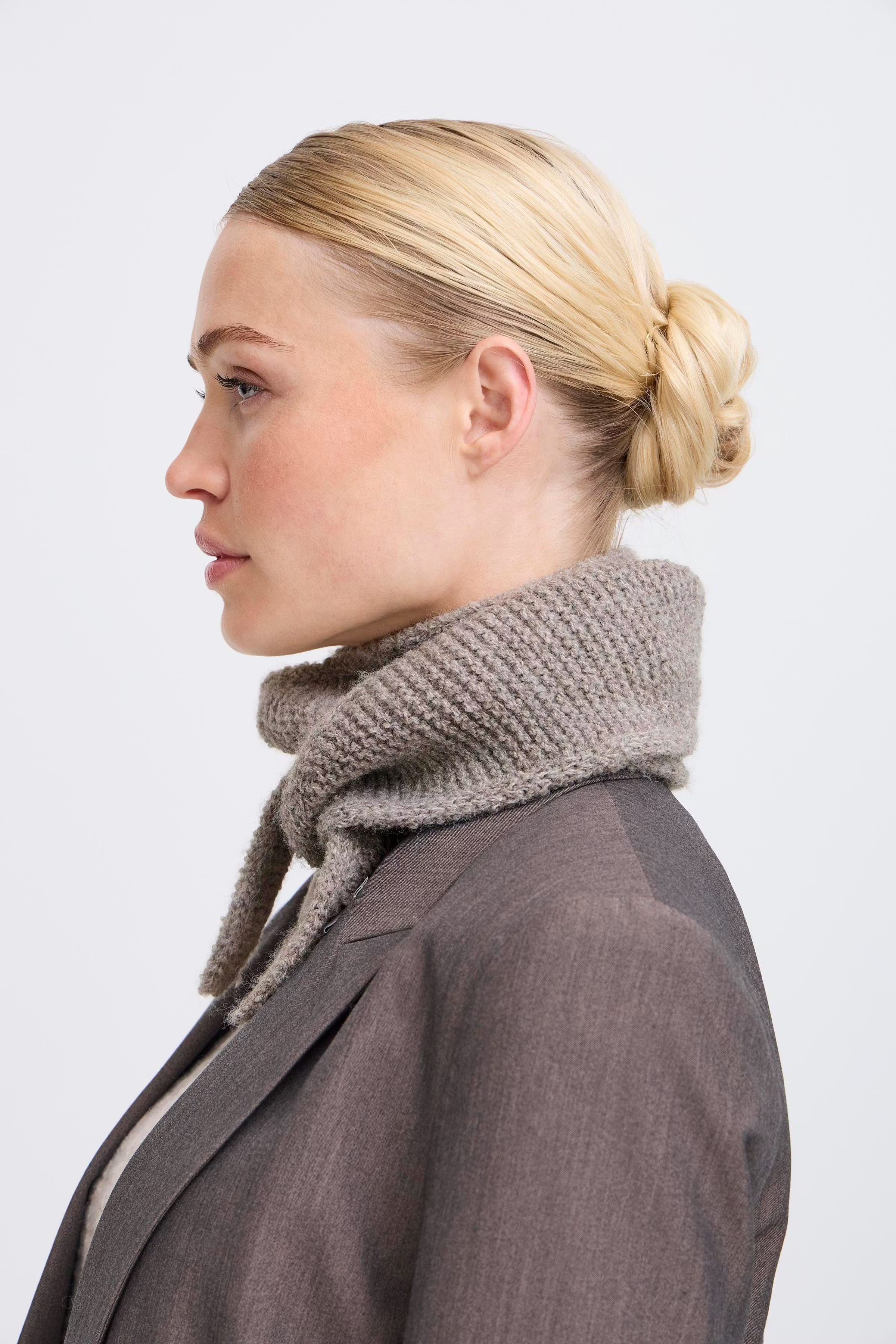 BAVALMA Skjerf LOOKBOOK FRONT 20815477-1811121