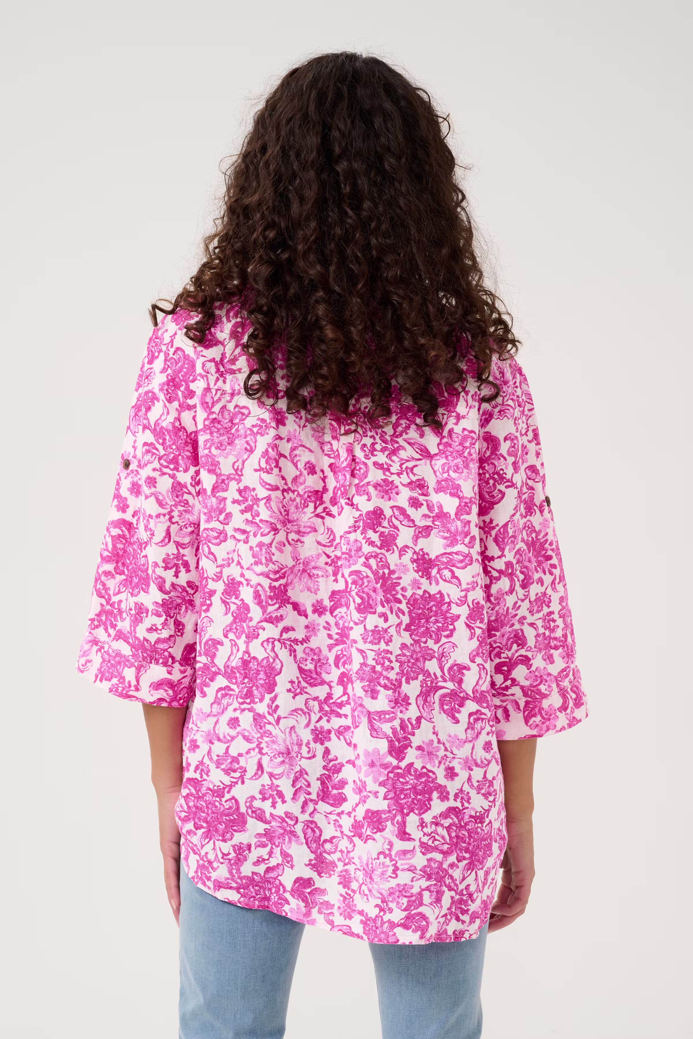 CRBellis Linen Shirt LOOKBOOK BACK 10612267-105997