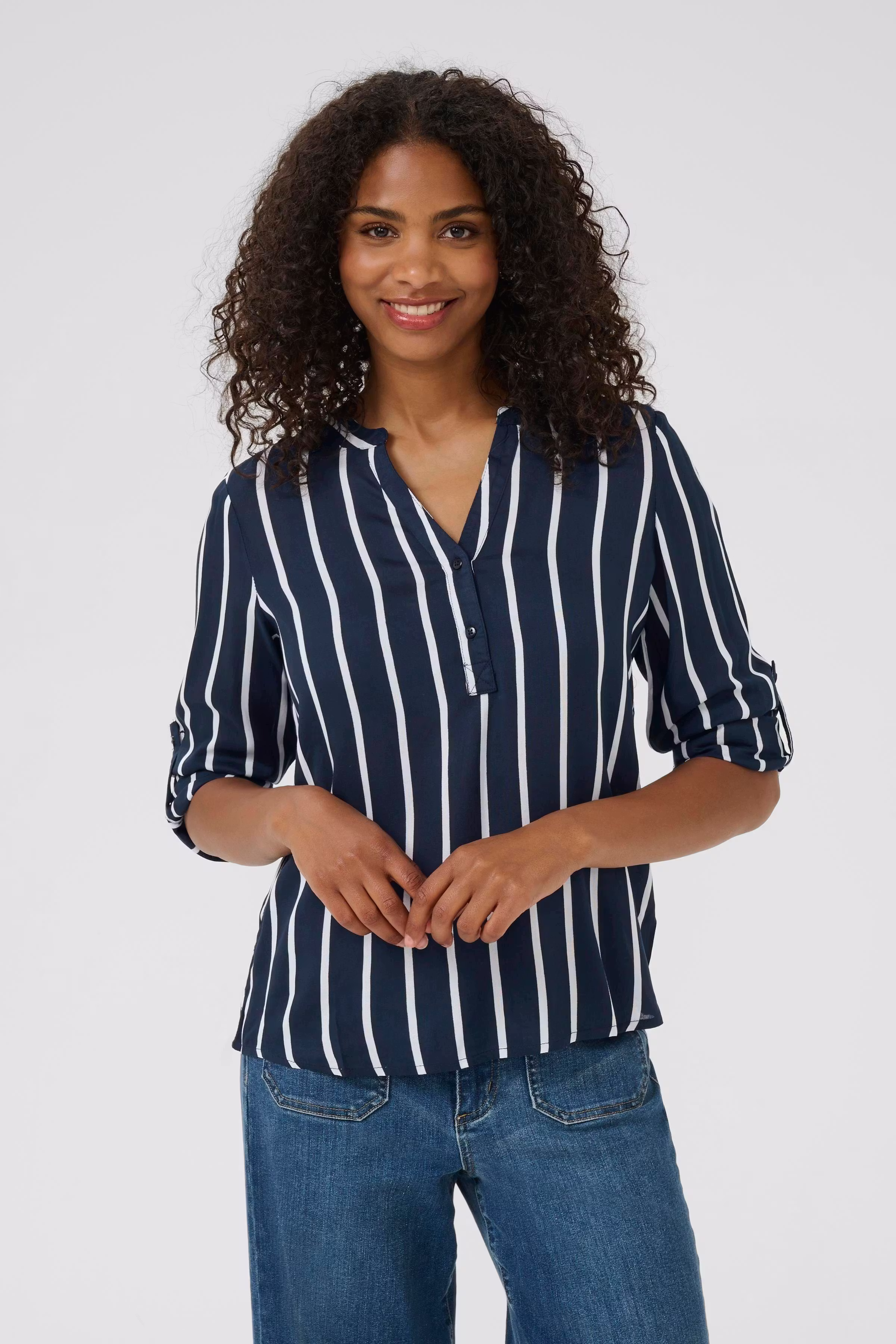 KAstridy Bluse LOOKBOOK FRONT 10504279-52737