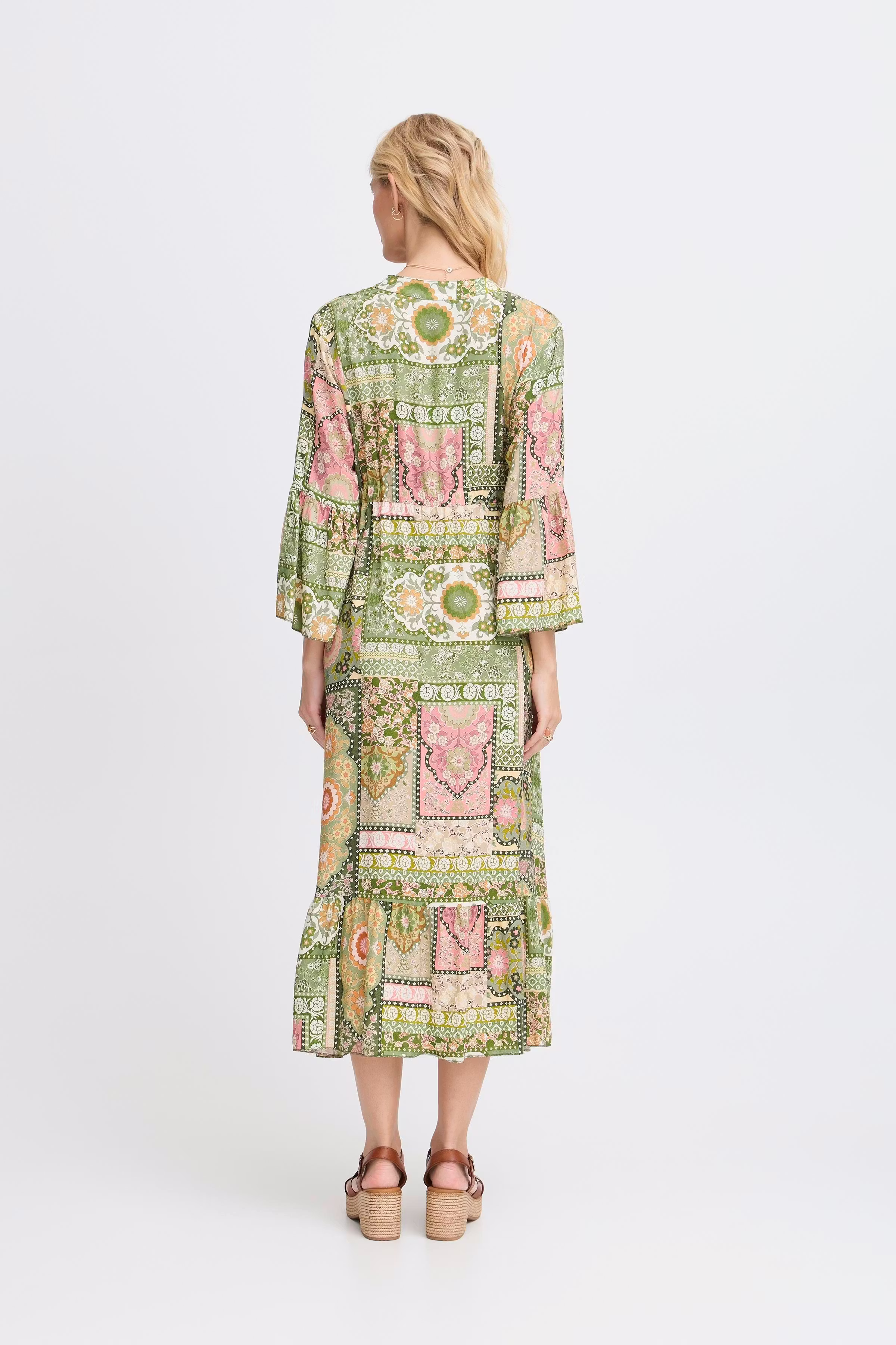 SBGITI Kjole LOOKBOOK BACK 22101034-180515