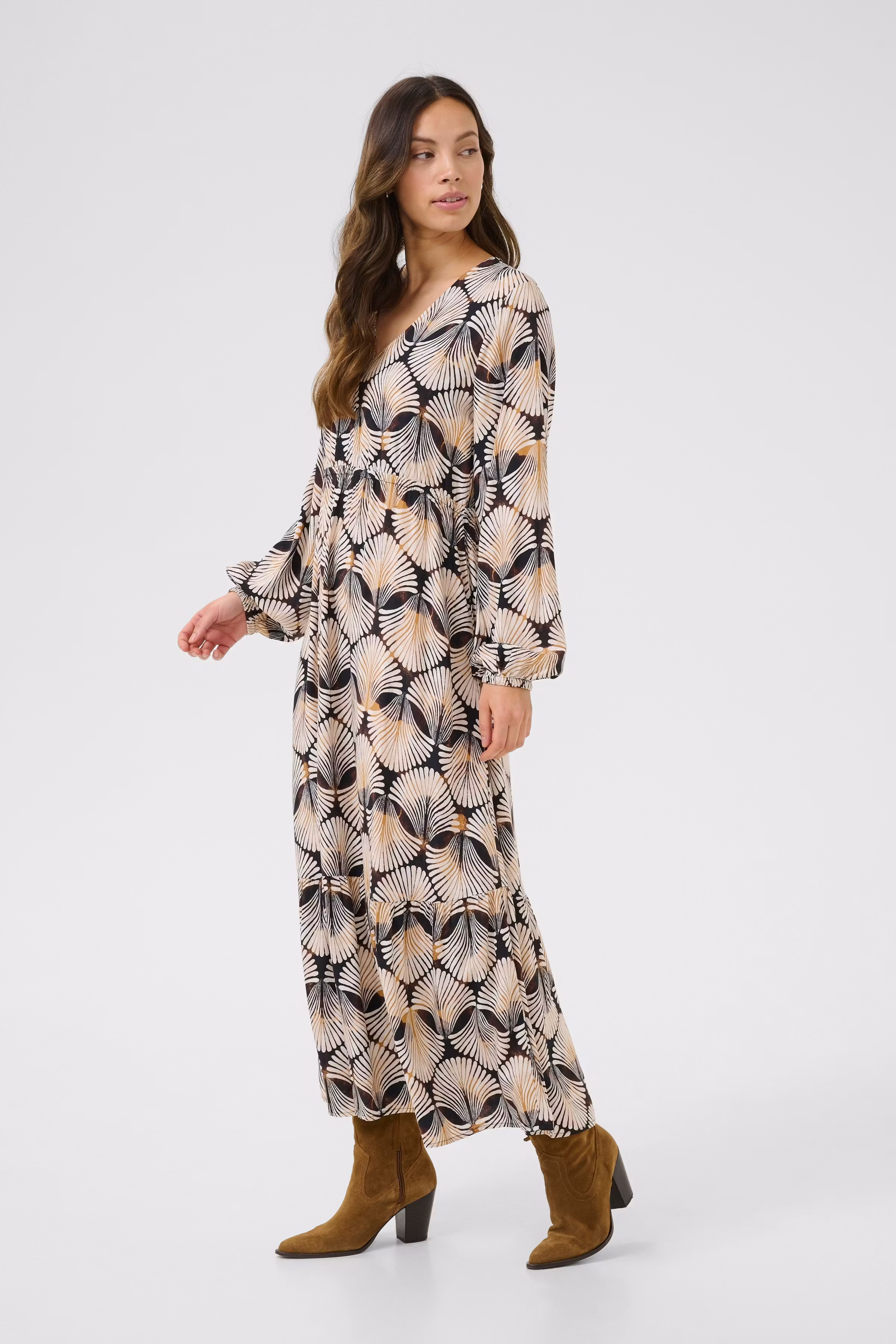 CRTiah Dress LOOKBOOK FRONT 10613917-107888