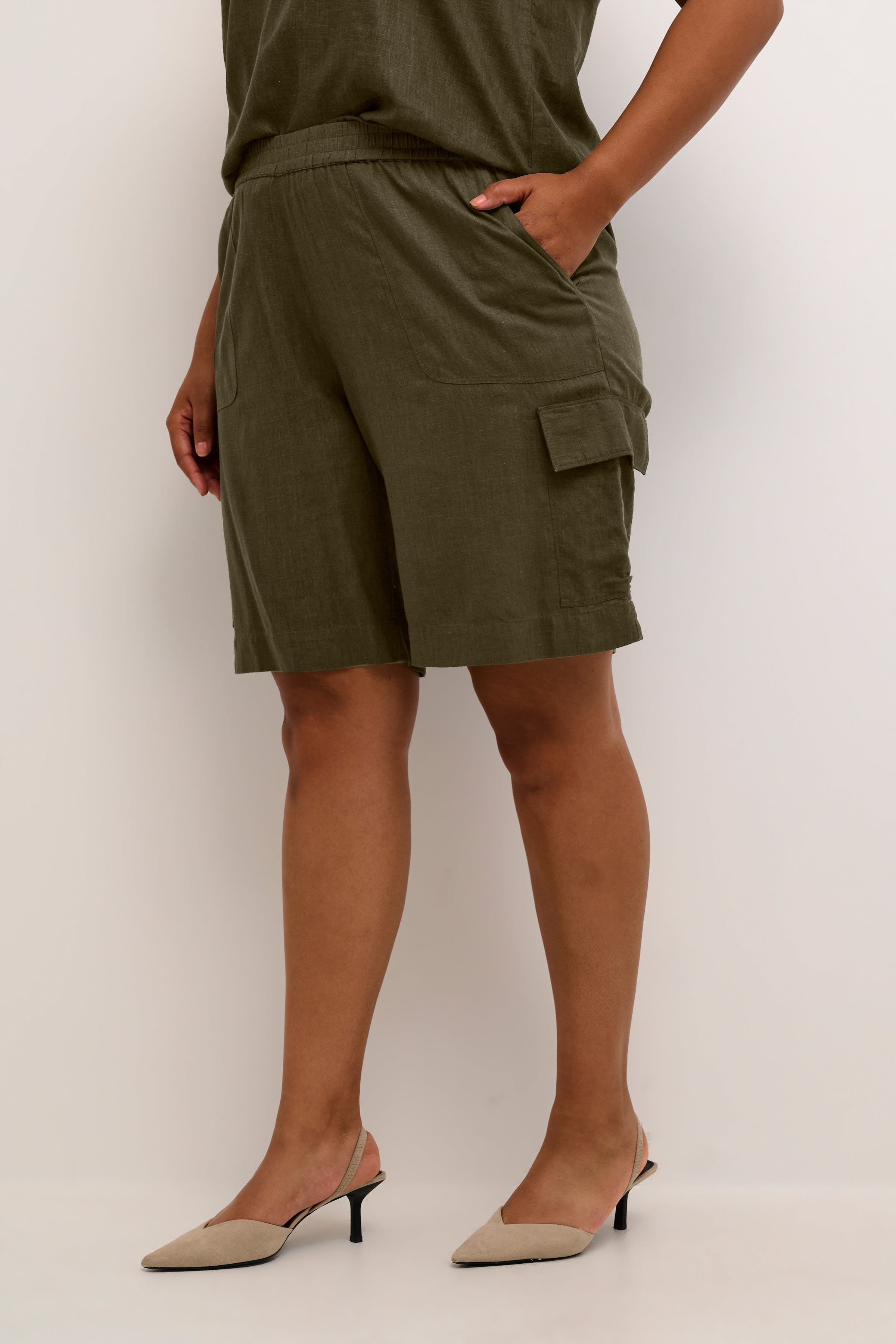 KCmille Linen Shorts LOOKBOOK FRONT 10582217-190414