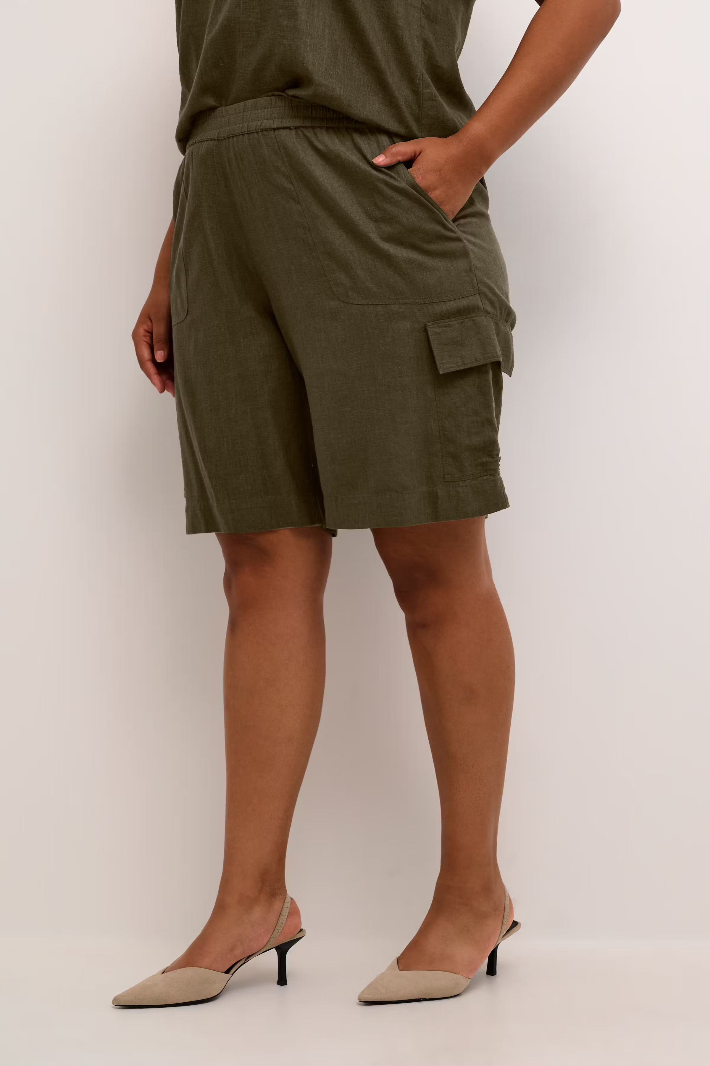 KCmille Linen Shorts LOOKBOOK FRONT 10582217-190414