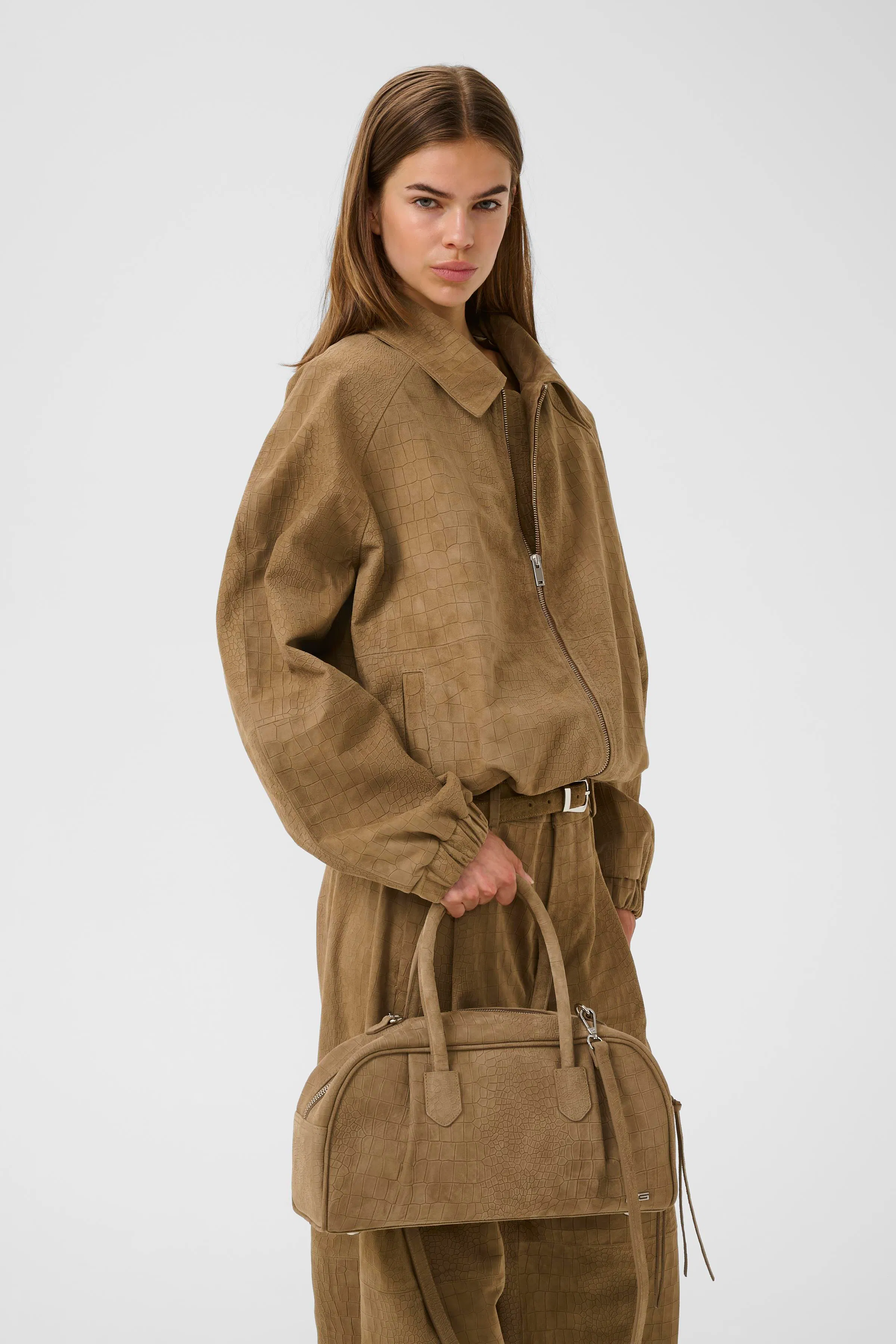 GZalex Taske LOOKBOOK FRONT 10911138-181022