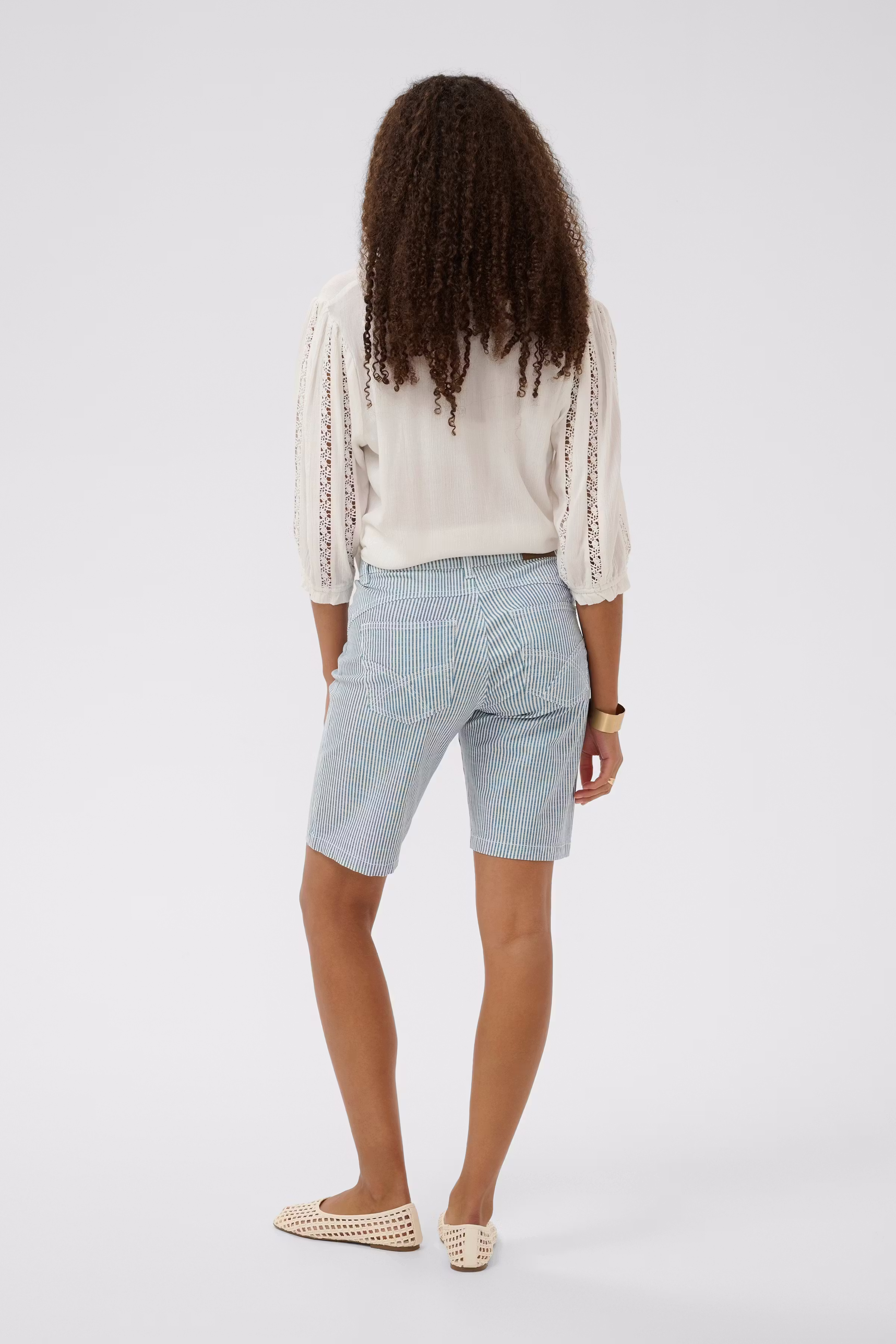 CRBerta Shorts LOOKBOOK BACK 10614874-108999
