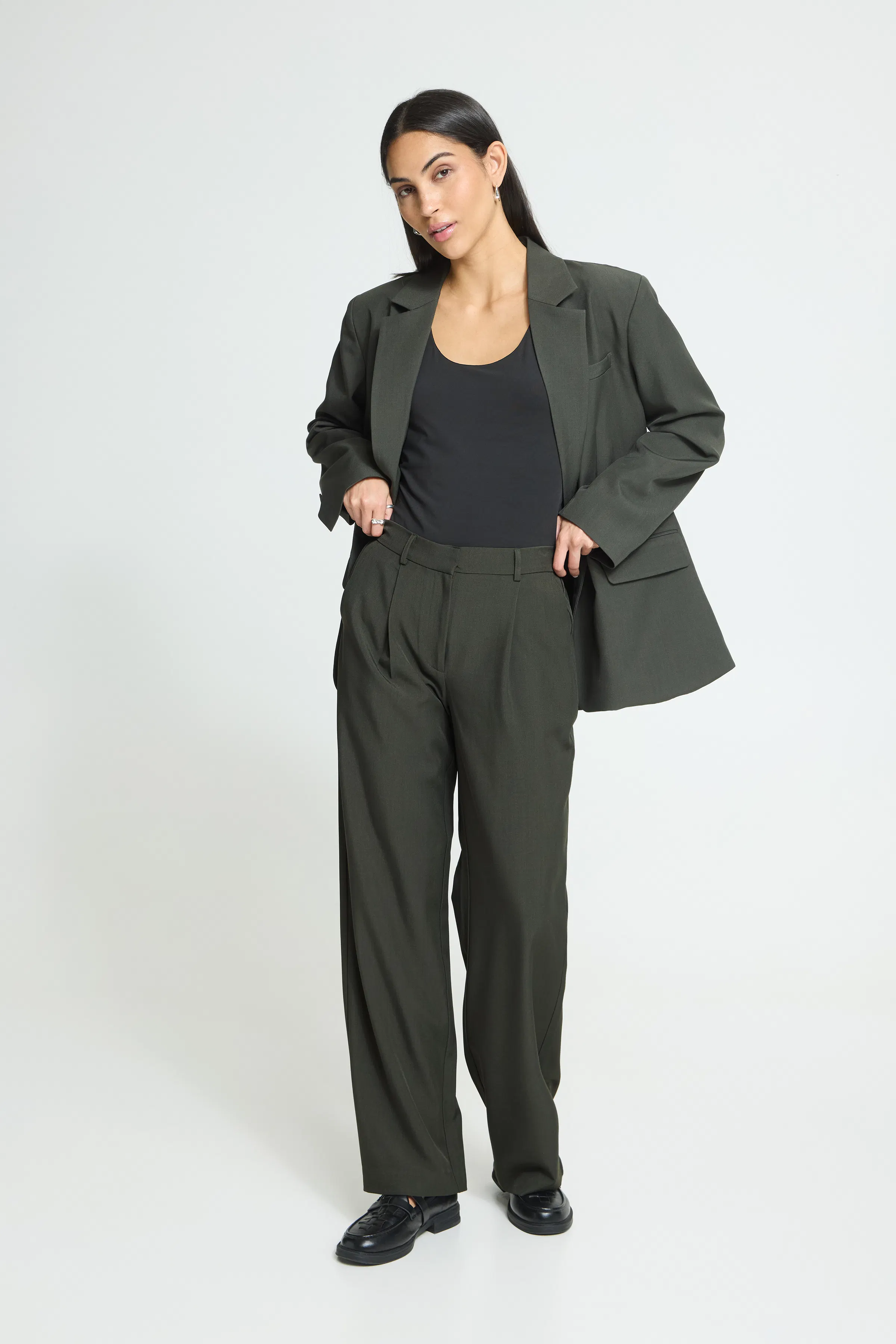 IHFAVA Trousers LOOKBOOK FRONT 20125679-1905091