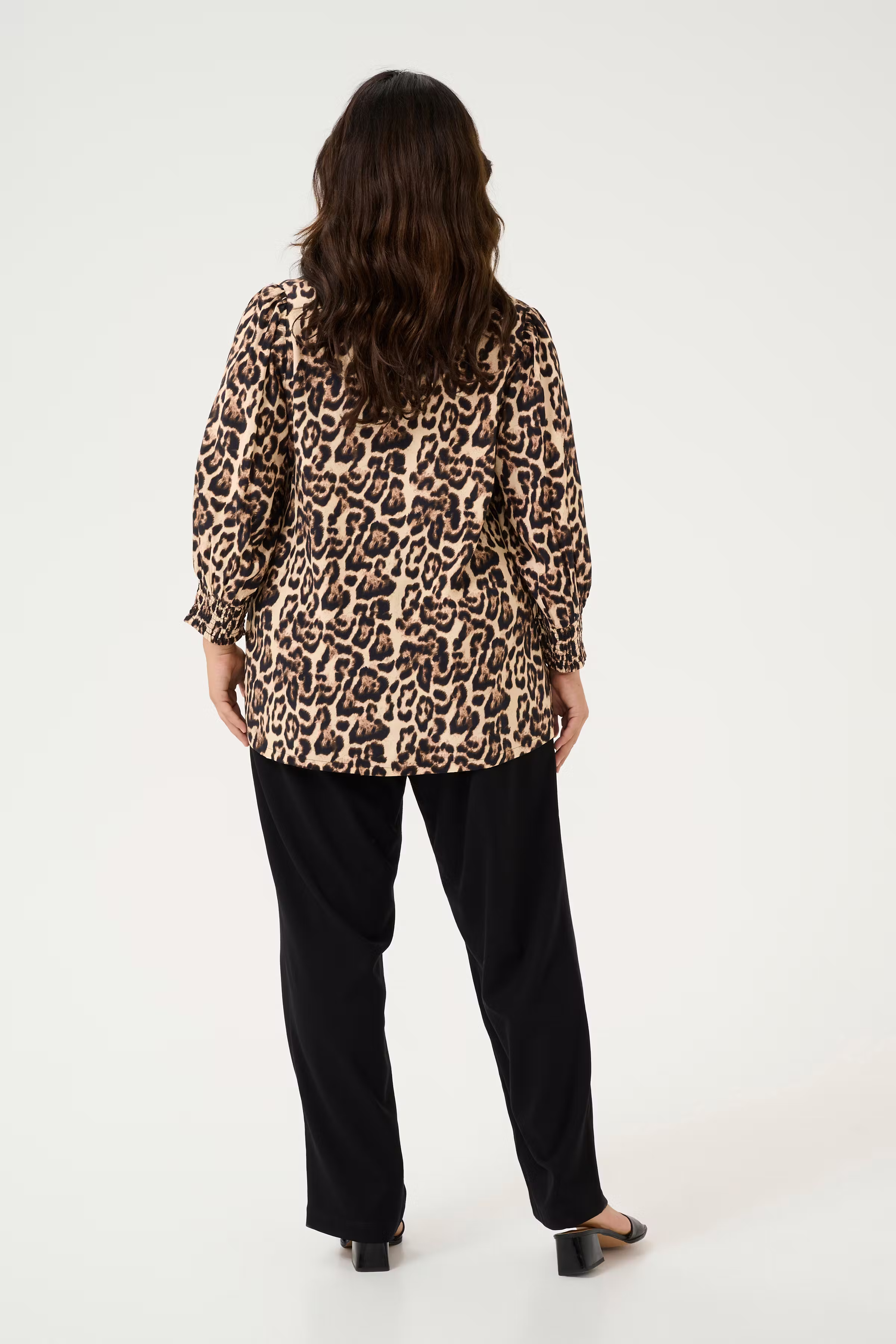 KCperla Leopardenhemd LOOKBOOK BACK 10583138-107281