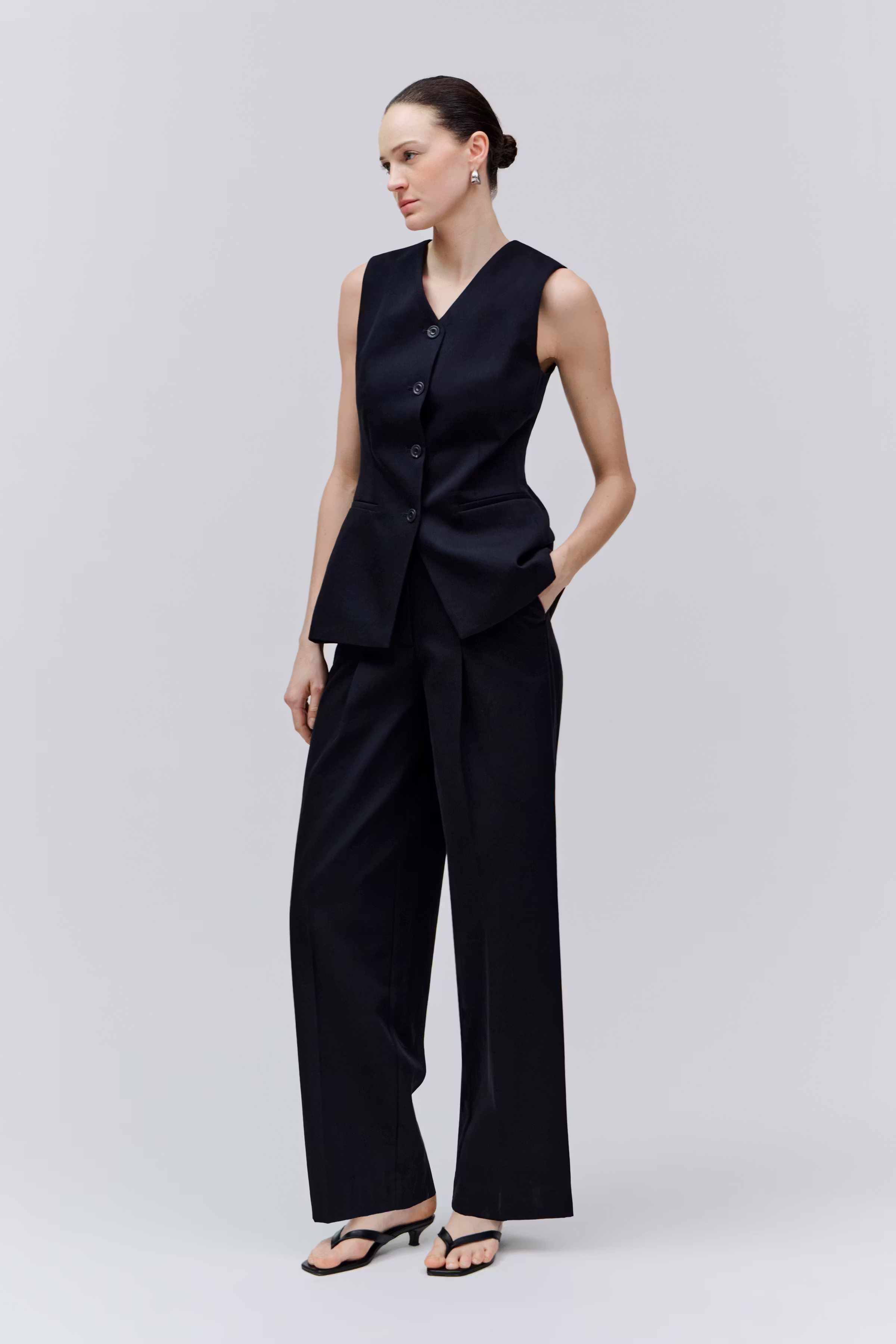 JUNIPER Väst LOOKBOOK FRONT 30600713-BK999