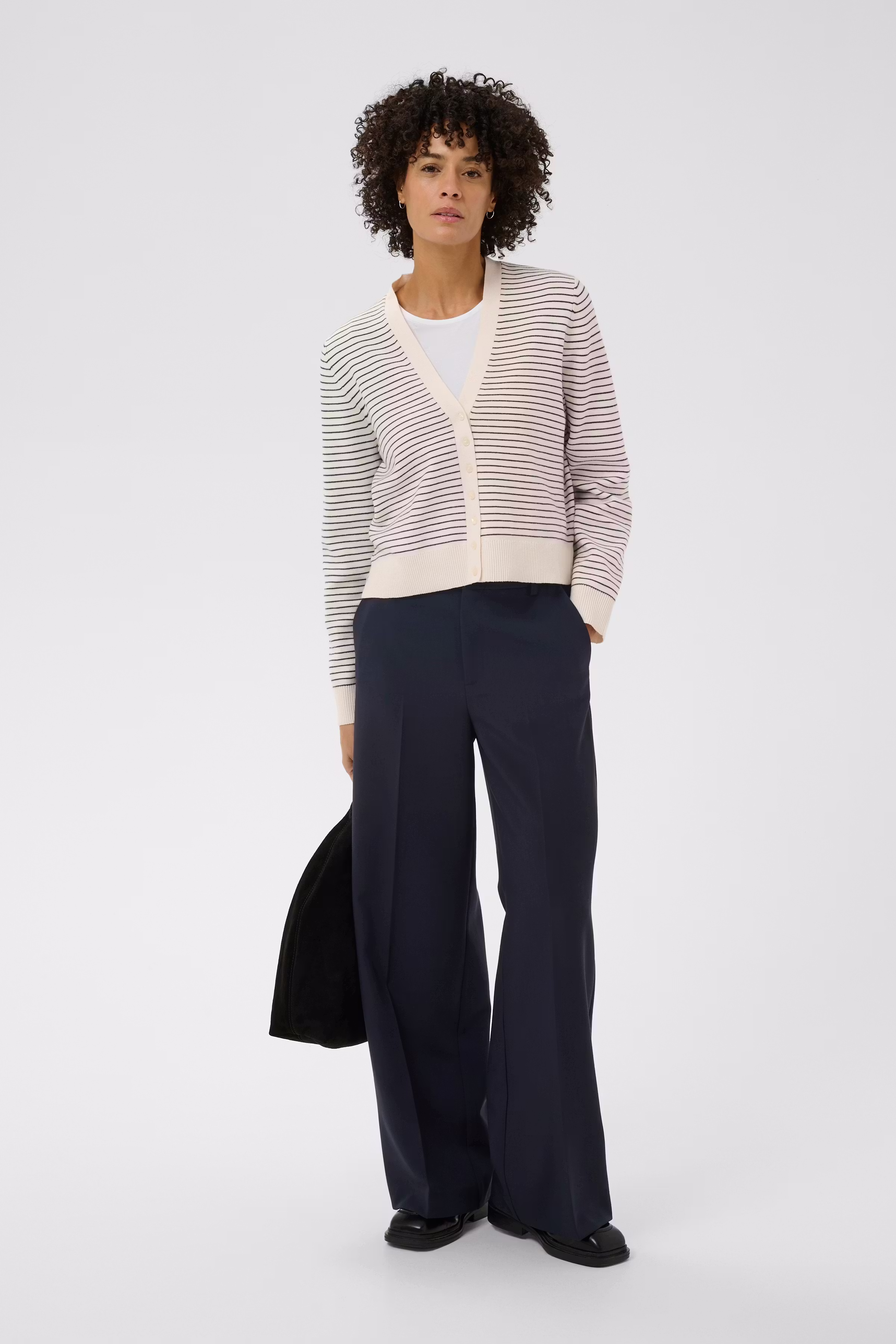 AnessaPW Cardigan LOOKBOOK FRONT 30310394-304781