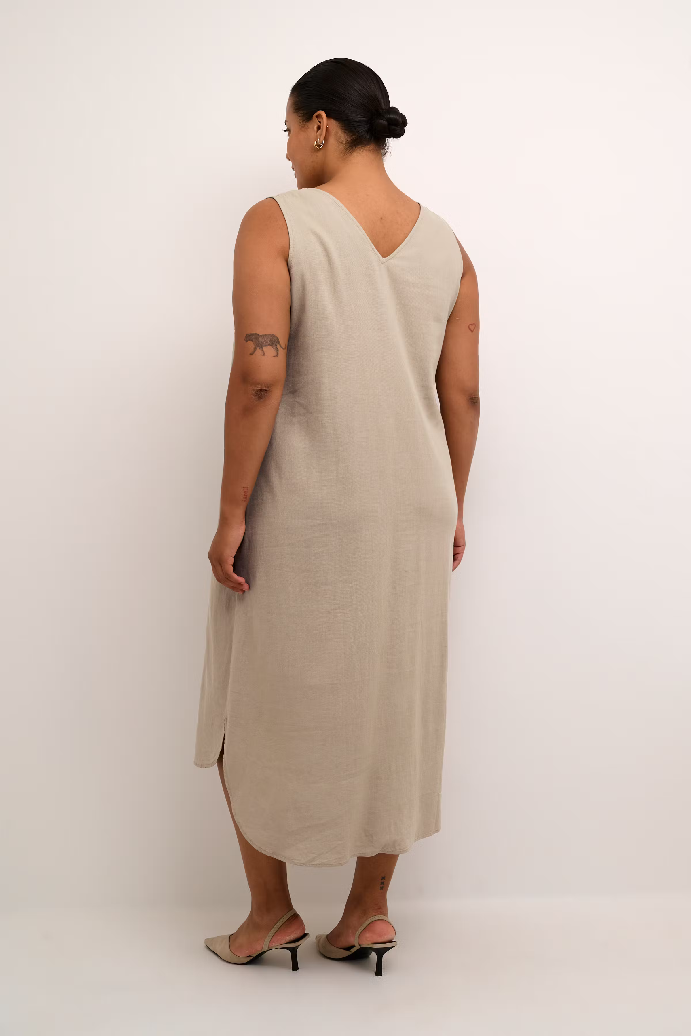 KCmille Linen Dress LOOKBOOK BACK 10582214-171109