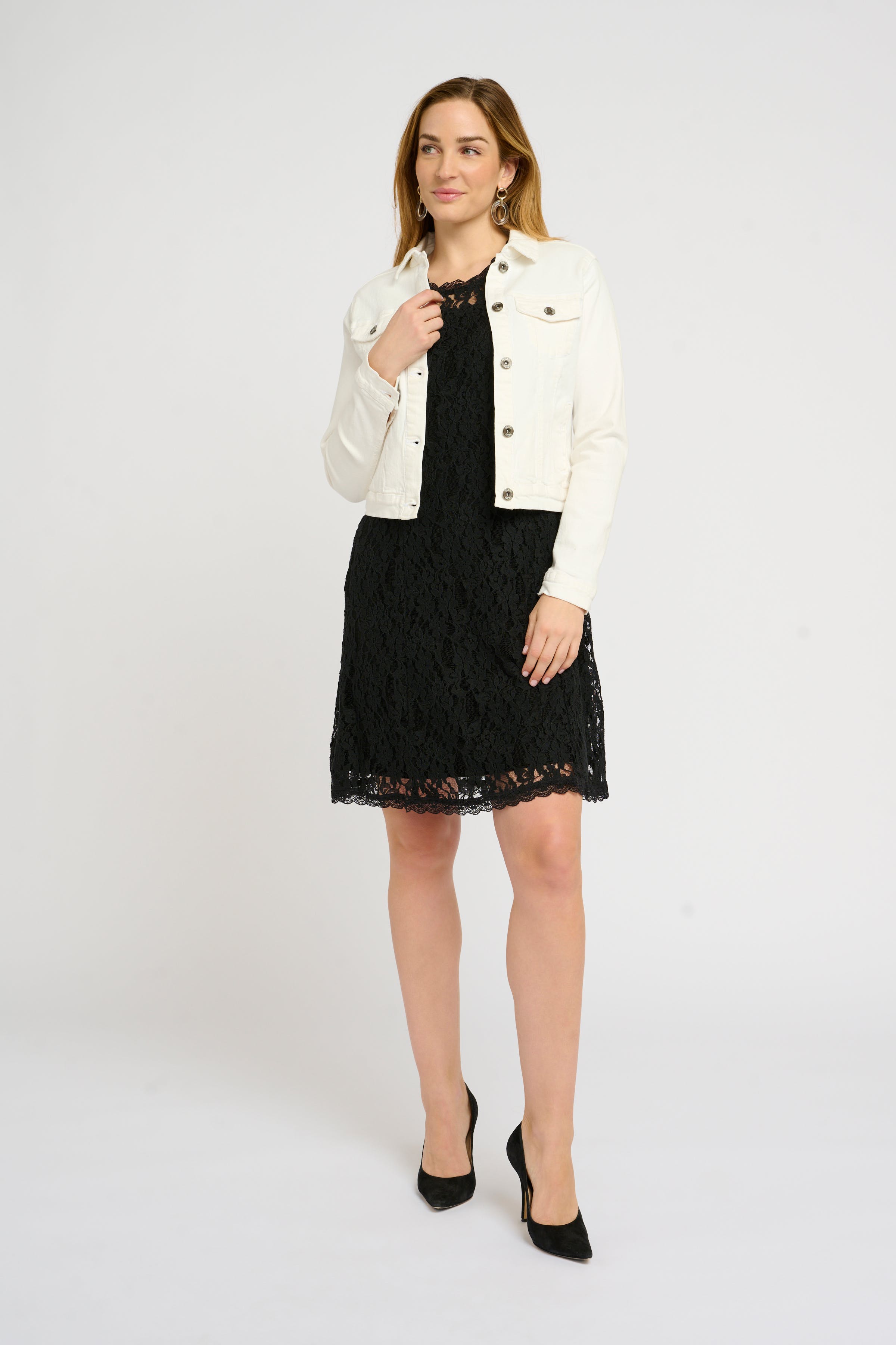 CRLisa Denim jacket

 LOOKBOOK FRONT 10650245-60034