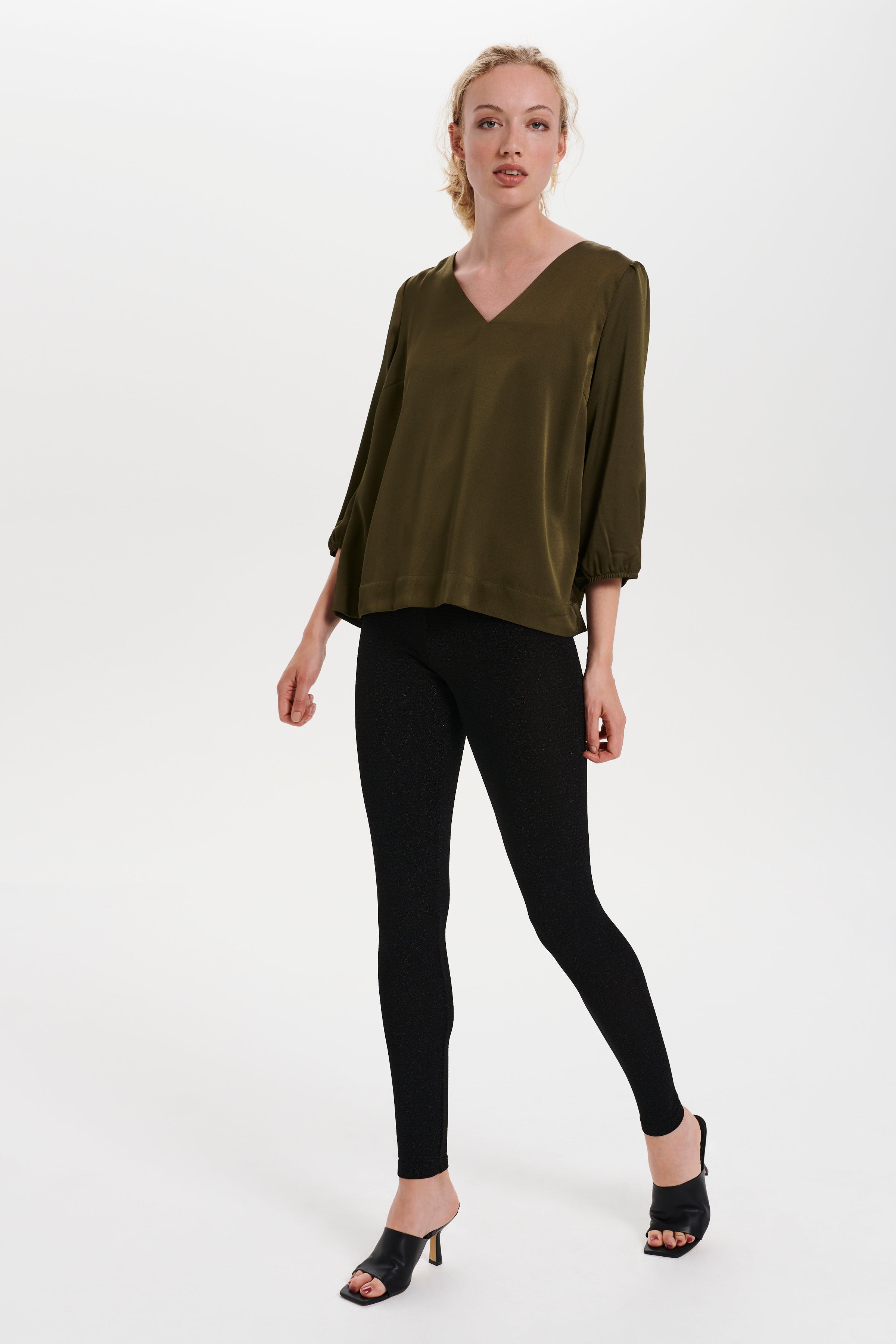 JasmineSZ Leggings

 LOOKBOOK FRONT 30511594-193911