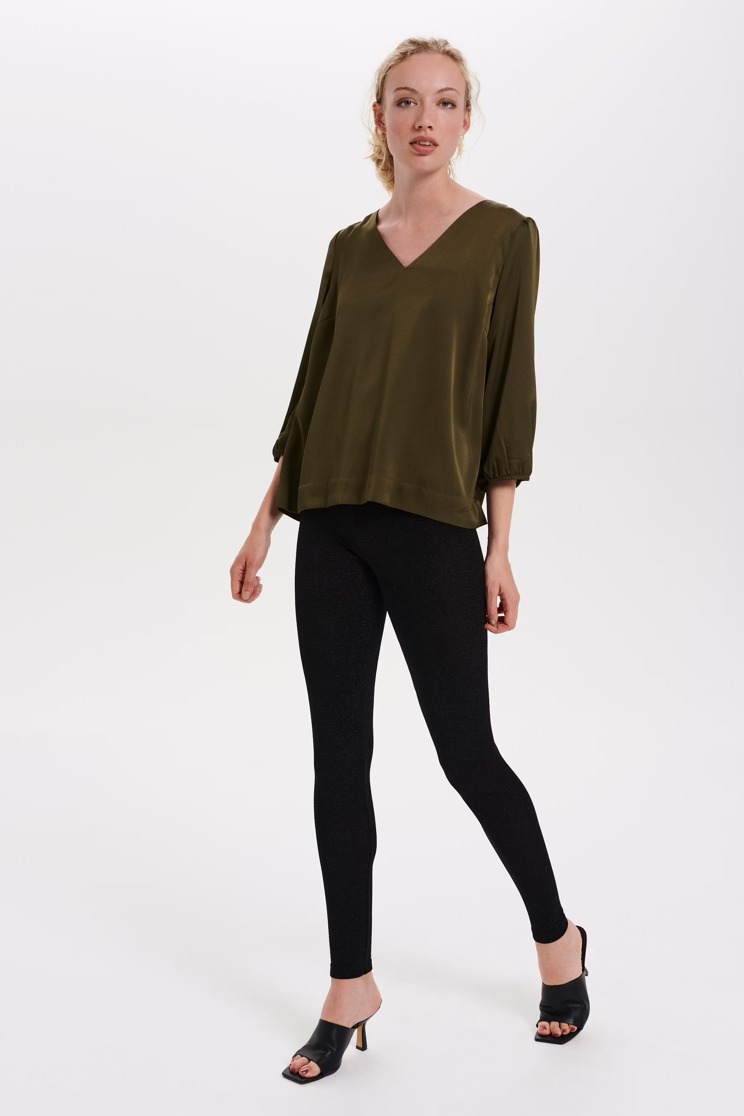 JasmineSZ Leggings

 LOOKBOOK FRONT 30511594-193911