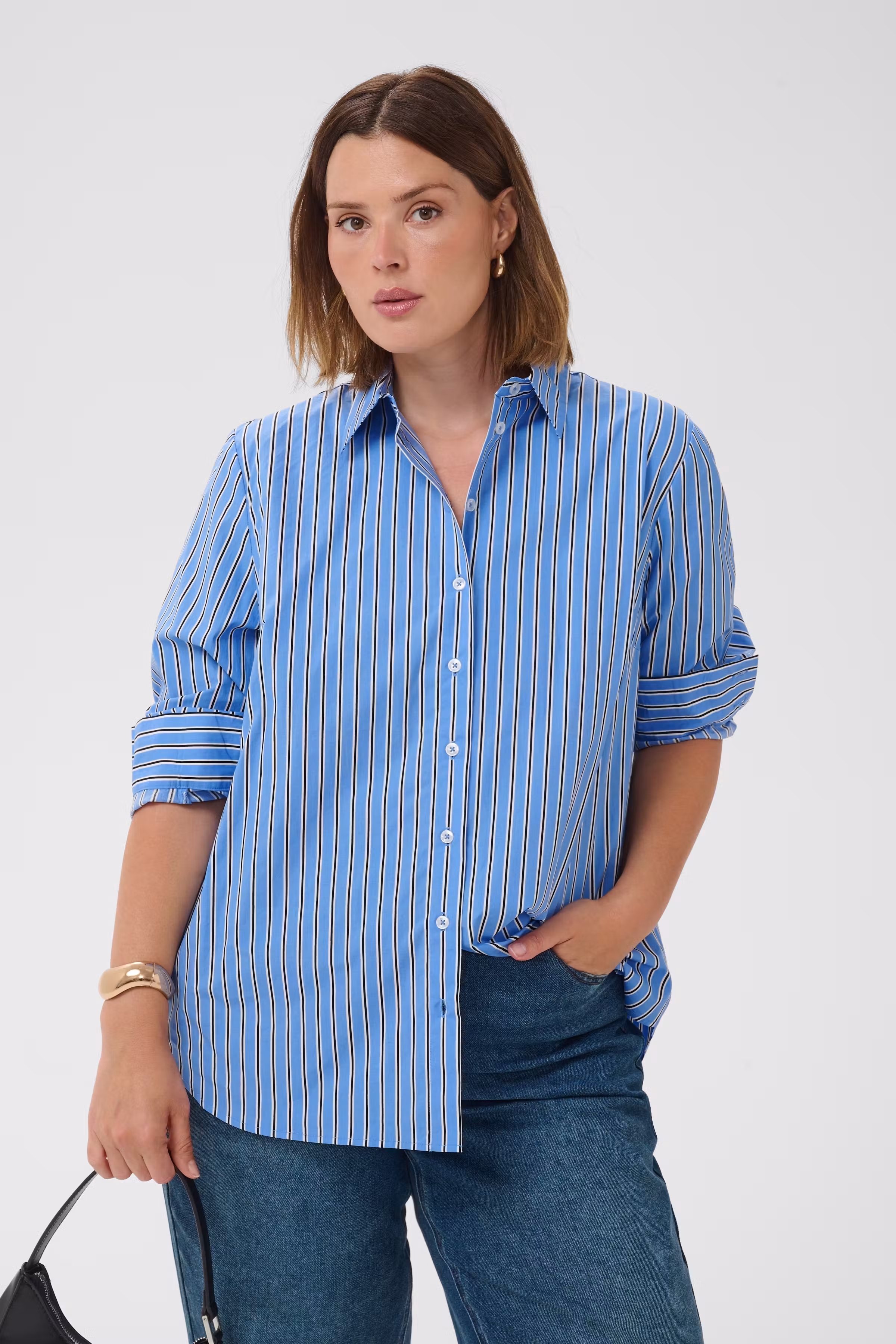 KCsavina Shirt LOOKBOOK FRONT 10584400-109922