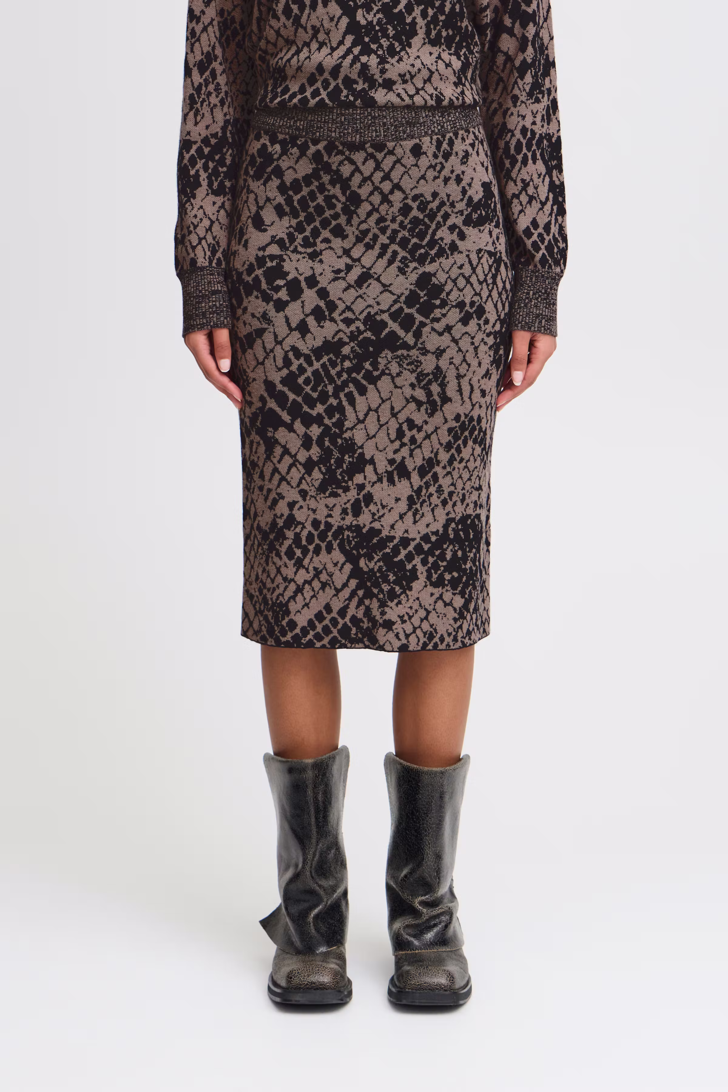 IHMELEO Skirt LOOKBOOK FRONT 20121587-203322