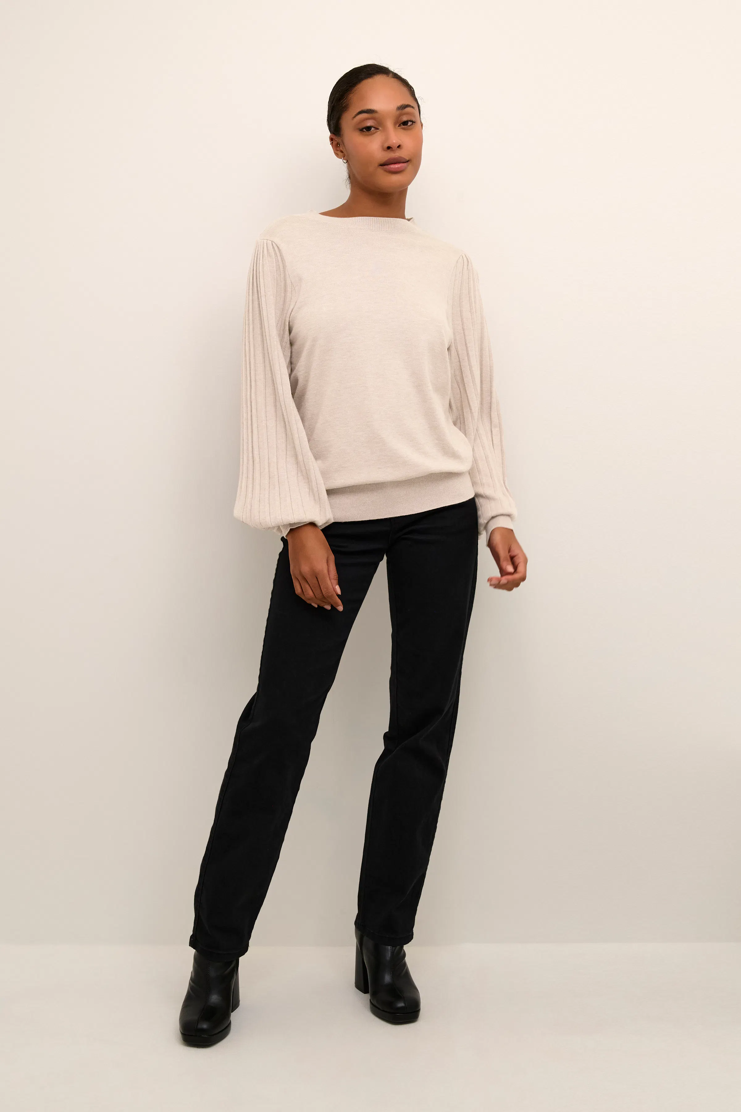 KAlone Pullover LOOKBOOK FRONT 10507905-101323
