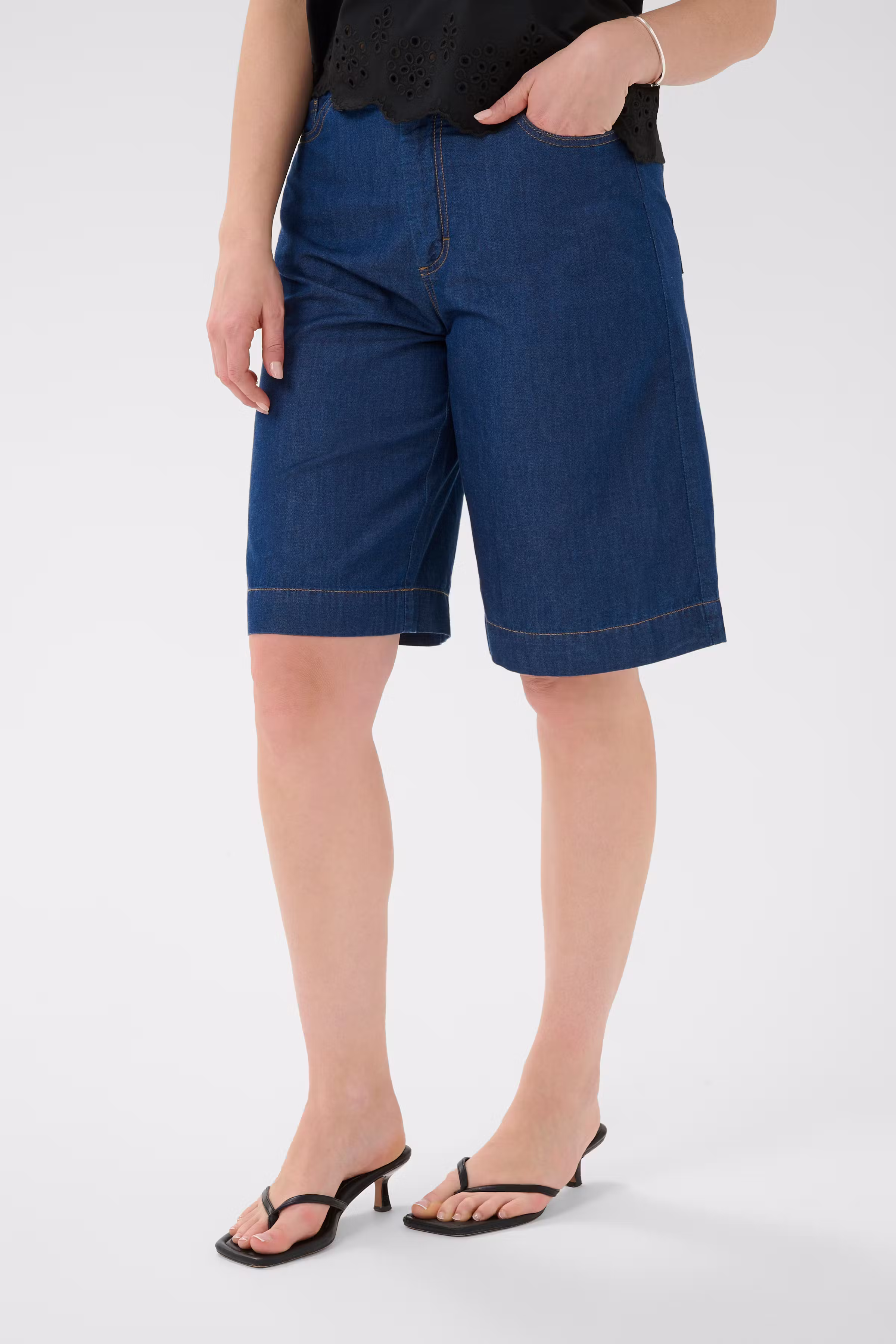 BPnanna Shorts LOOKBOOK FRONT 40200189-102272