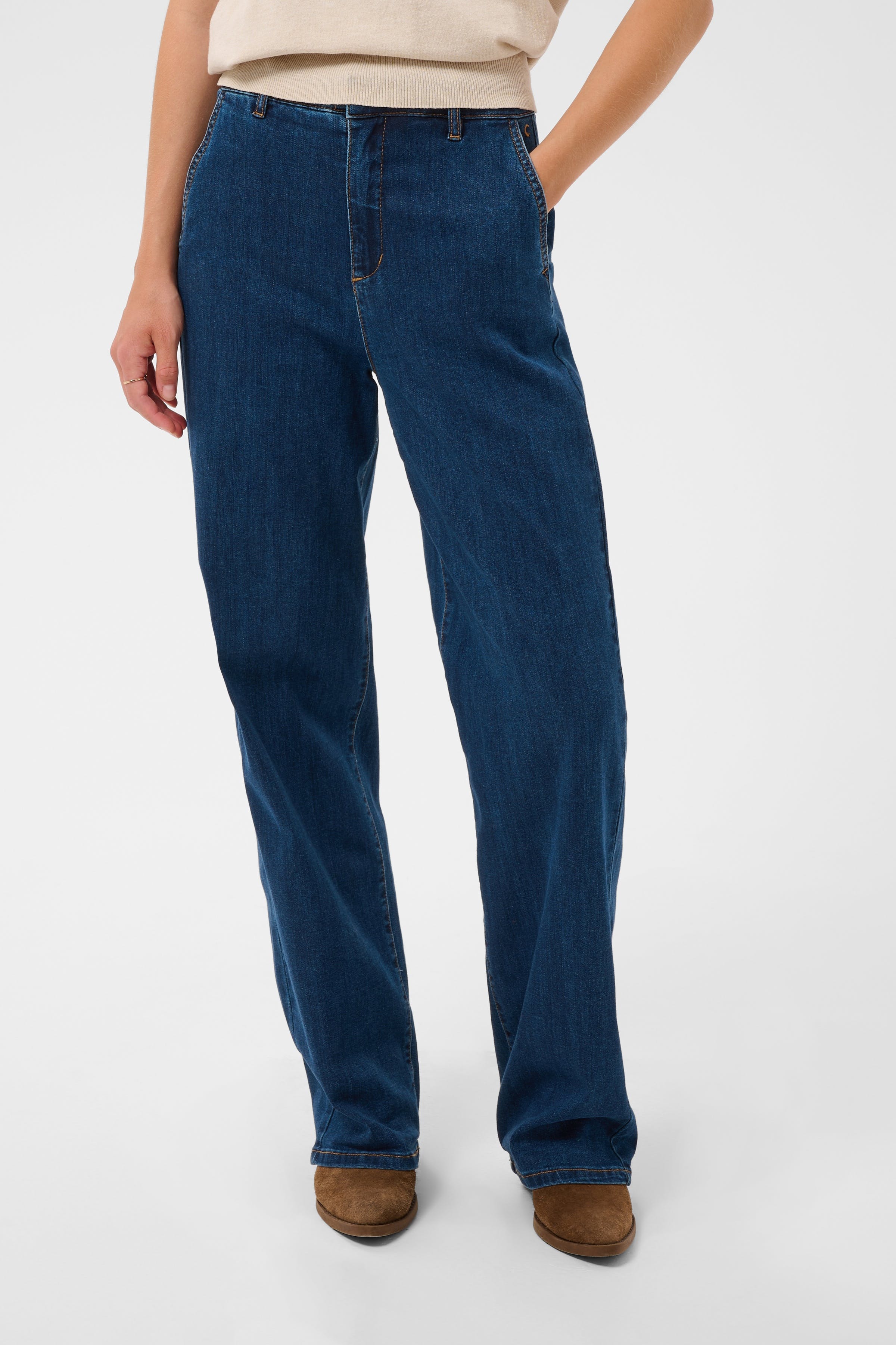 CRVisti Straight Leg Jeans LOOKBOOK FRONT 10613942-100114