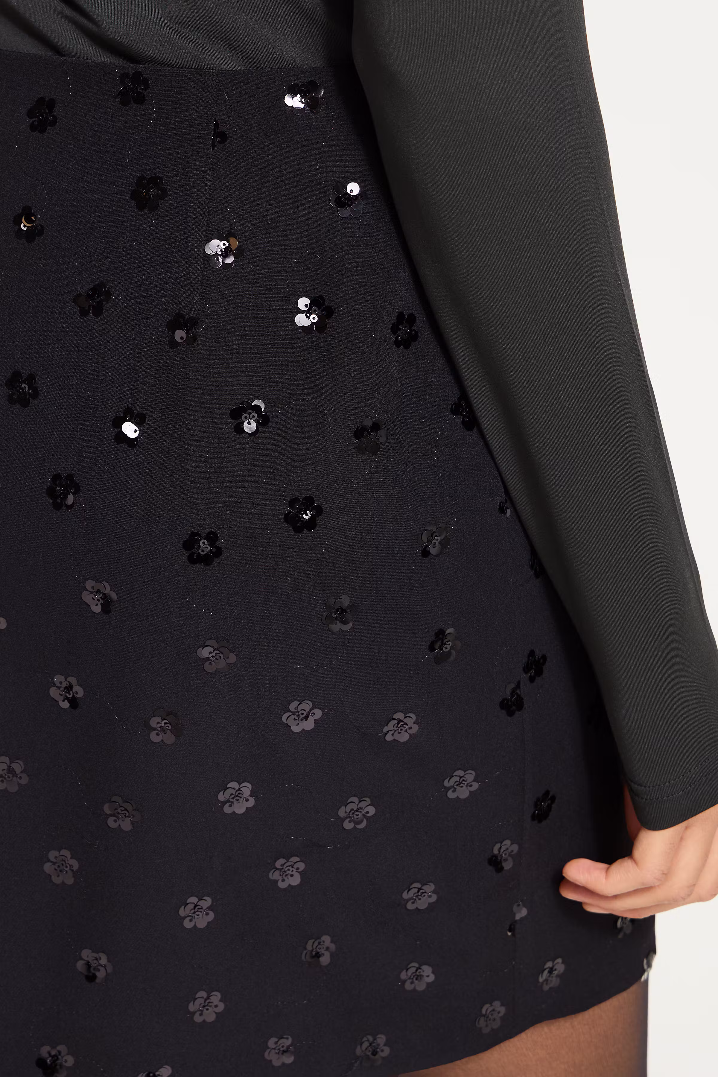 IHHARMONIA Skirt LOOKBOOK DETAIL 20127010-194008