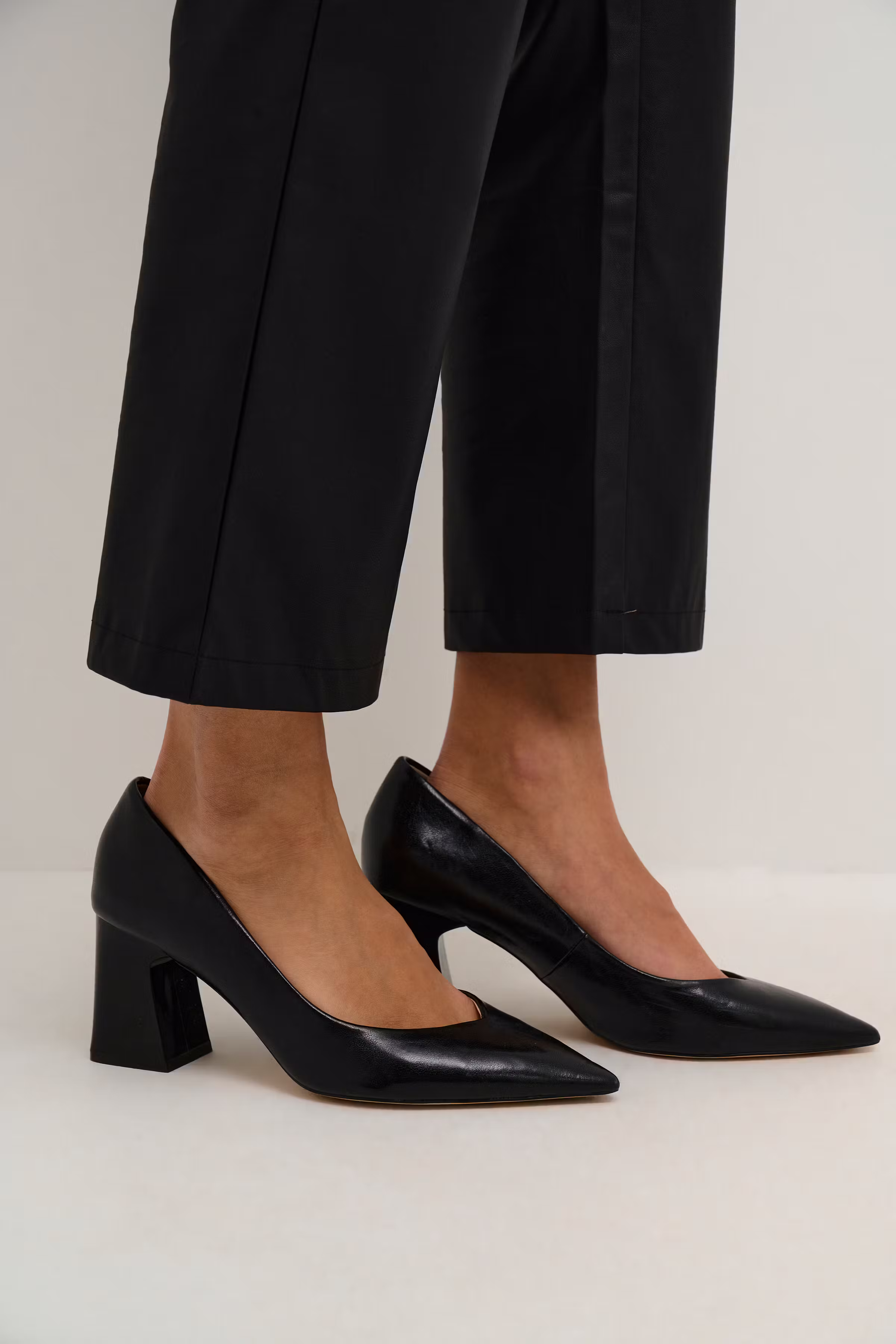 CUcassandra Læderbukser LOOKBOOK DETAIL 50110073-500012