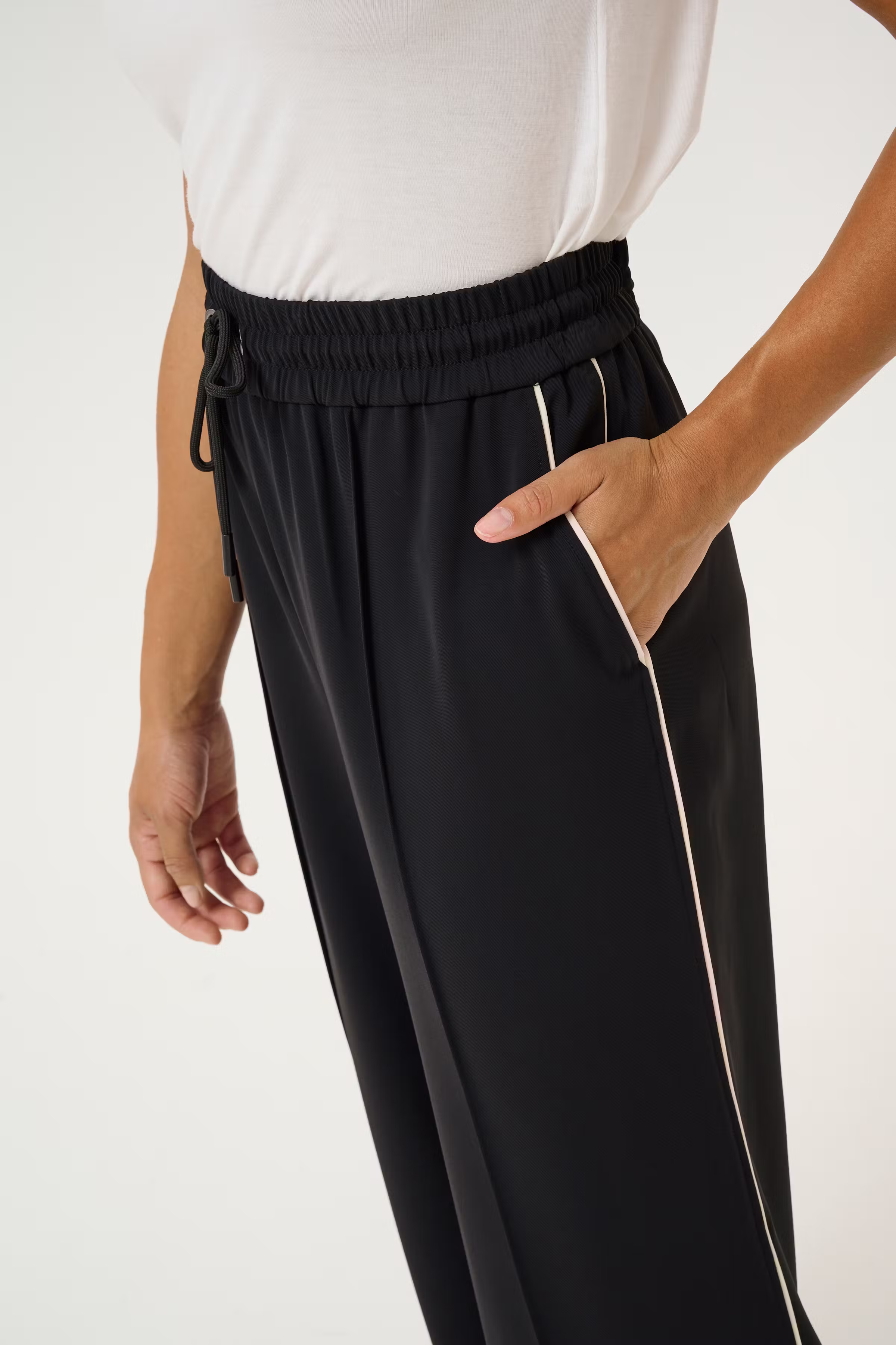 CUaram Broek LOOKBOOK DETAIL 50111678-500012