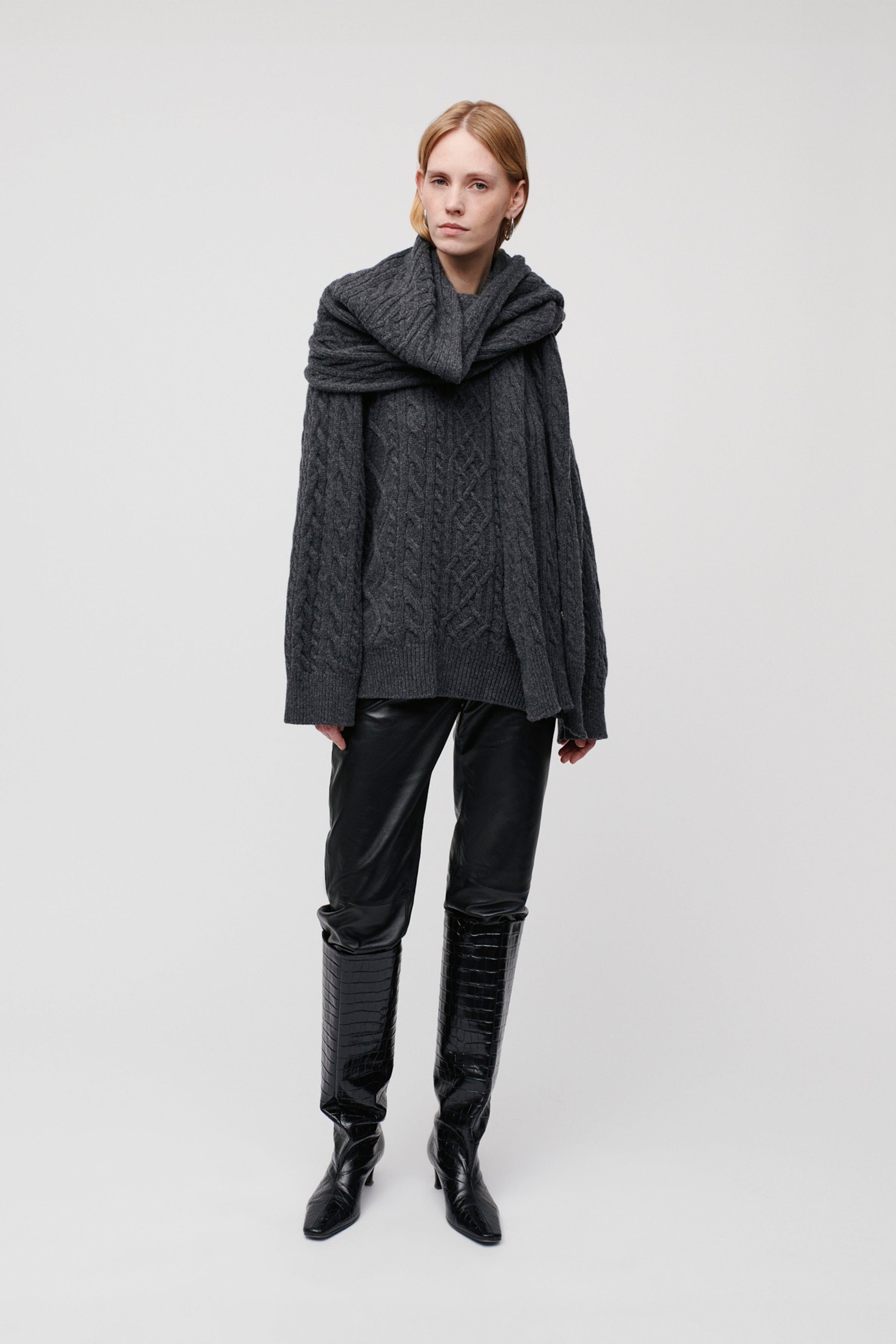 AMELIA SCHAL LOOKBOOK FRONT 30600430-GY949