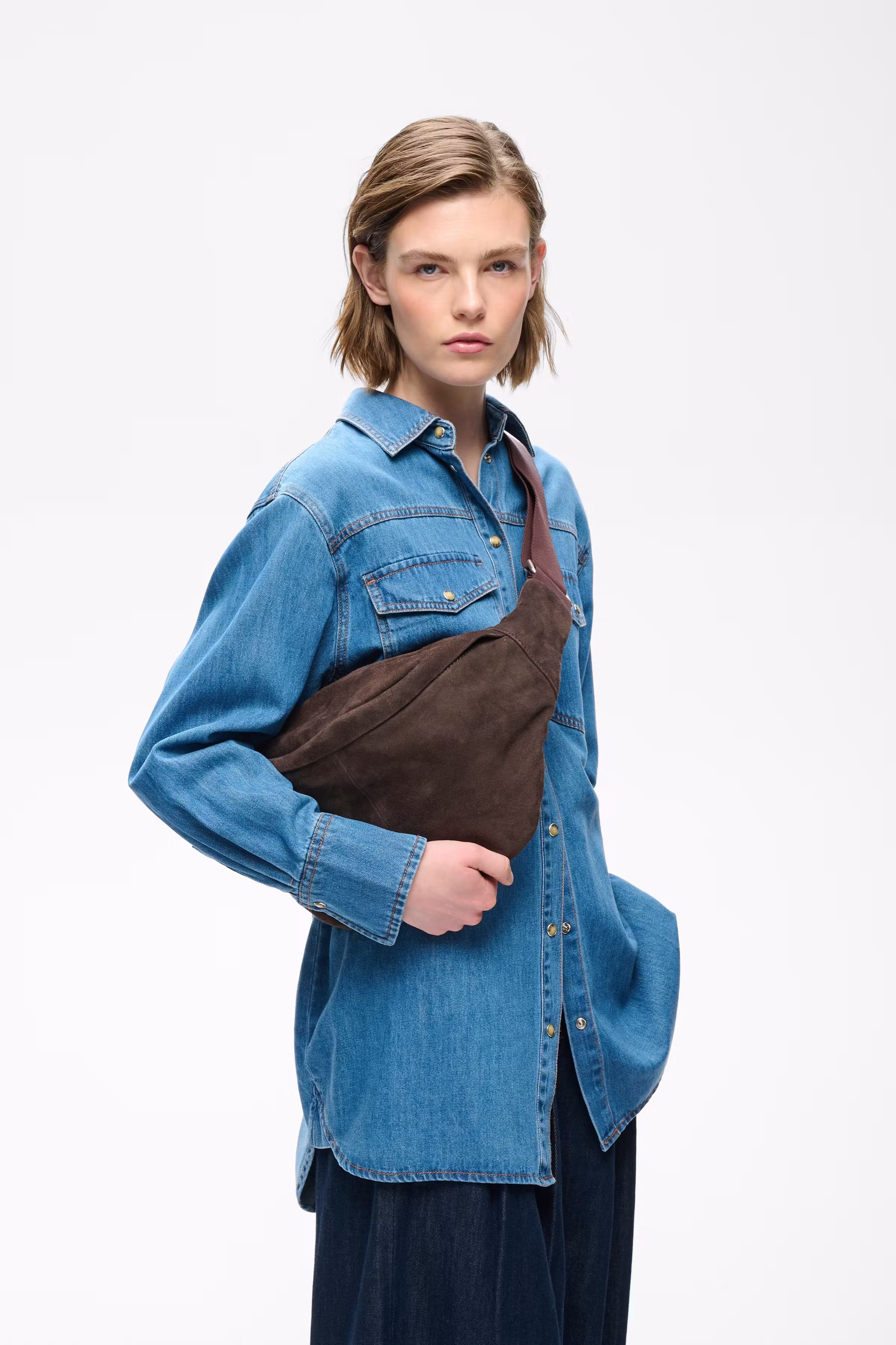 RASIDAIW SUEDE BUMBAG Veske LOOKBOOK FRONT 30112466-191109