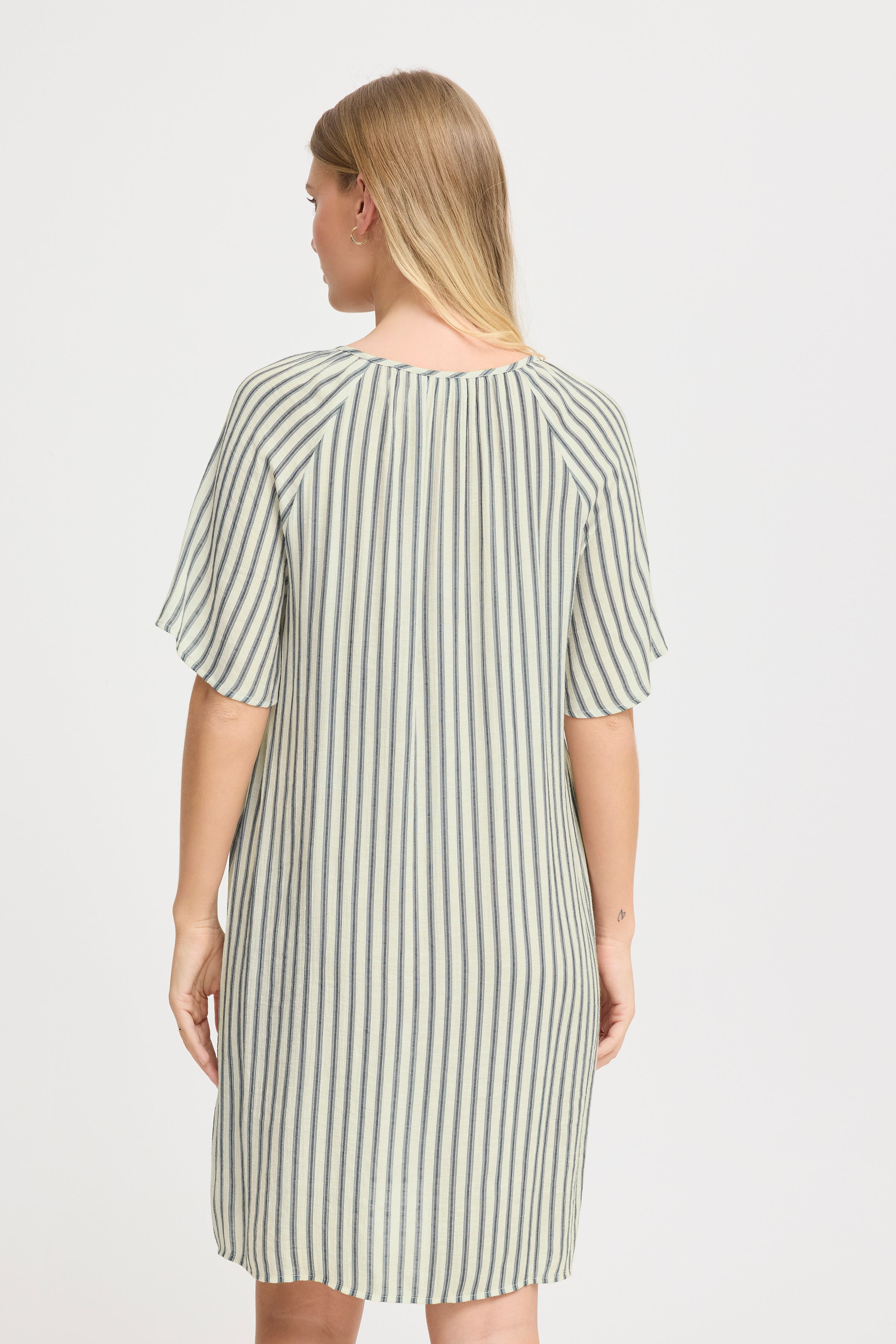 FRALYSSA Kleid LOOKBOOK BACK 20616098-205137