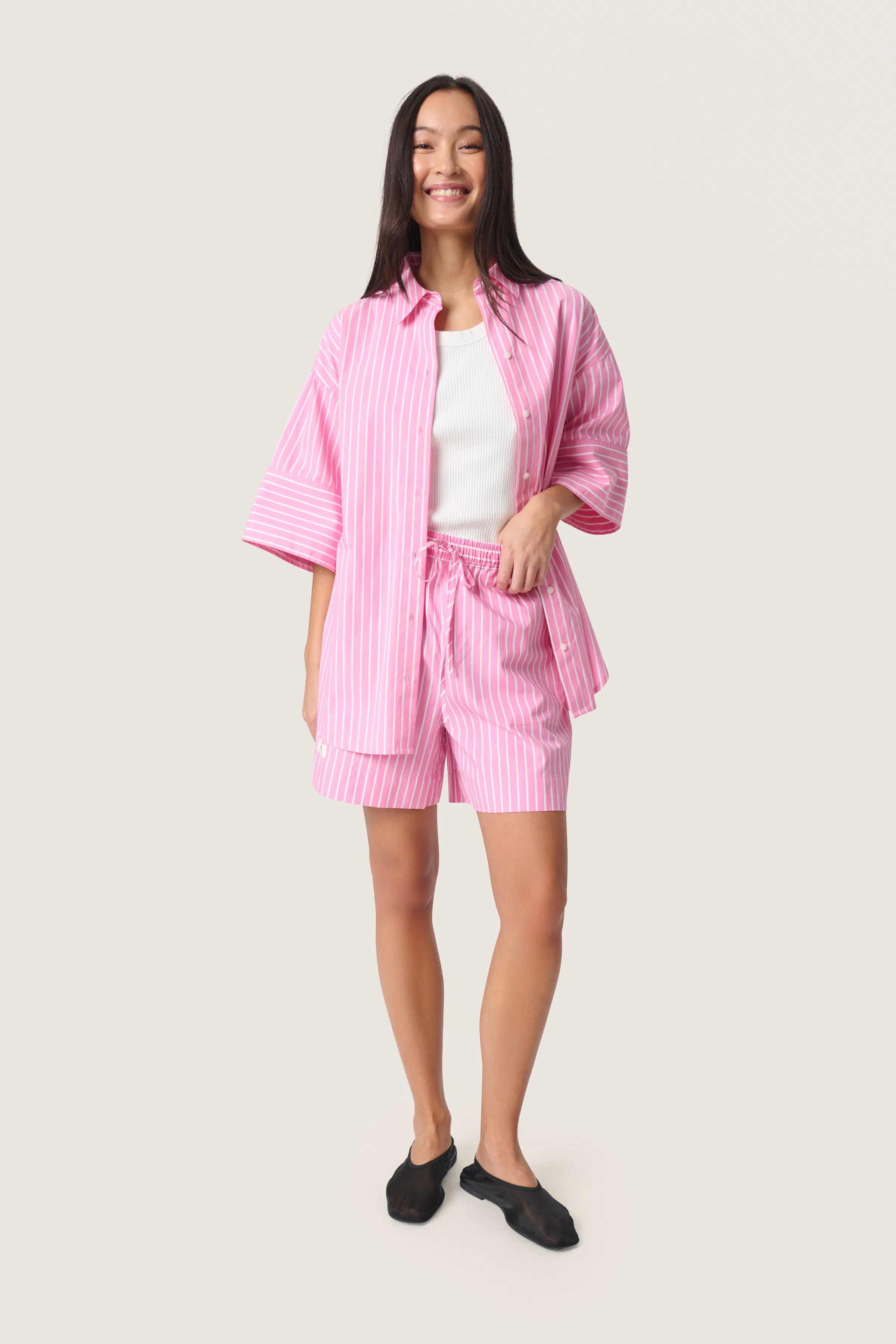 SLKaily Shorts LOOKBOOK FRONT 30408237-303715