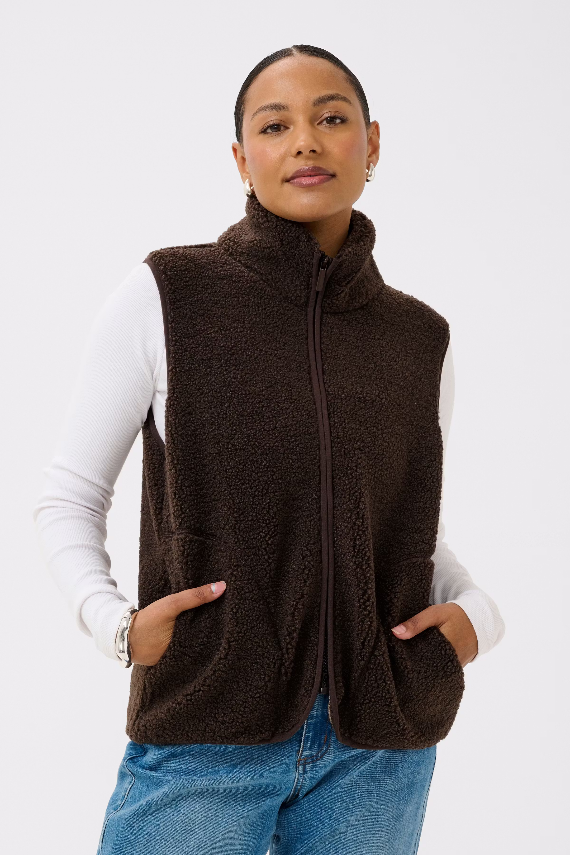 KAally Weste LOOKBOOK FRONT 10512029-190810