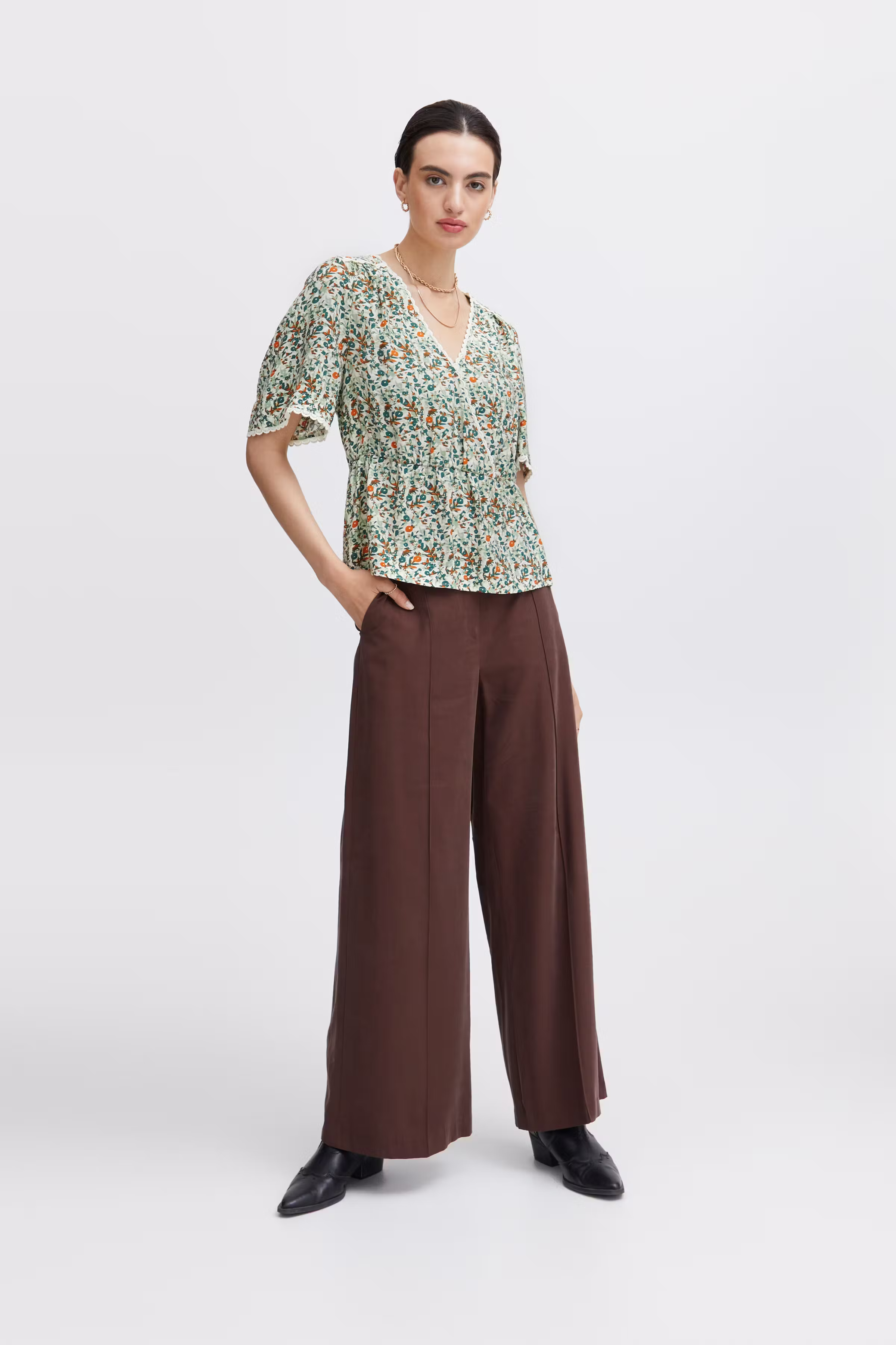IRLULA Blouse LOOKBOOK FRONT 20119136-156316