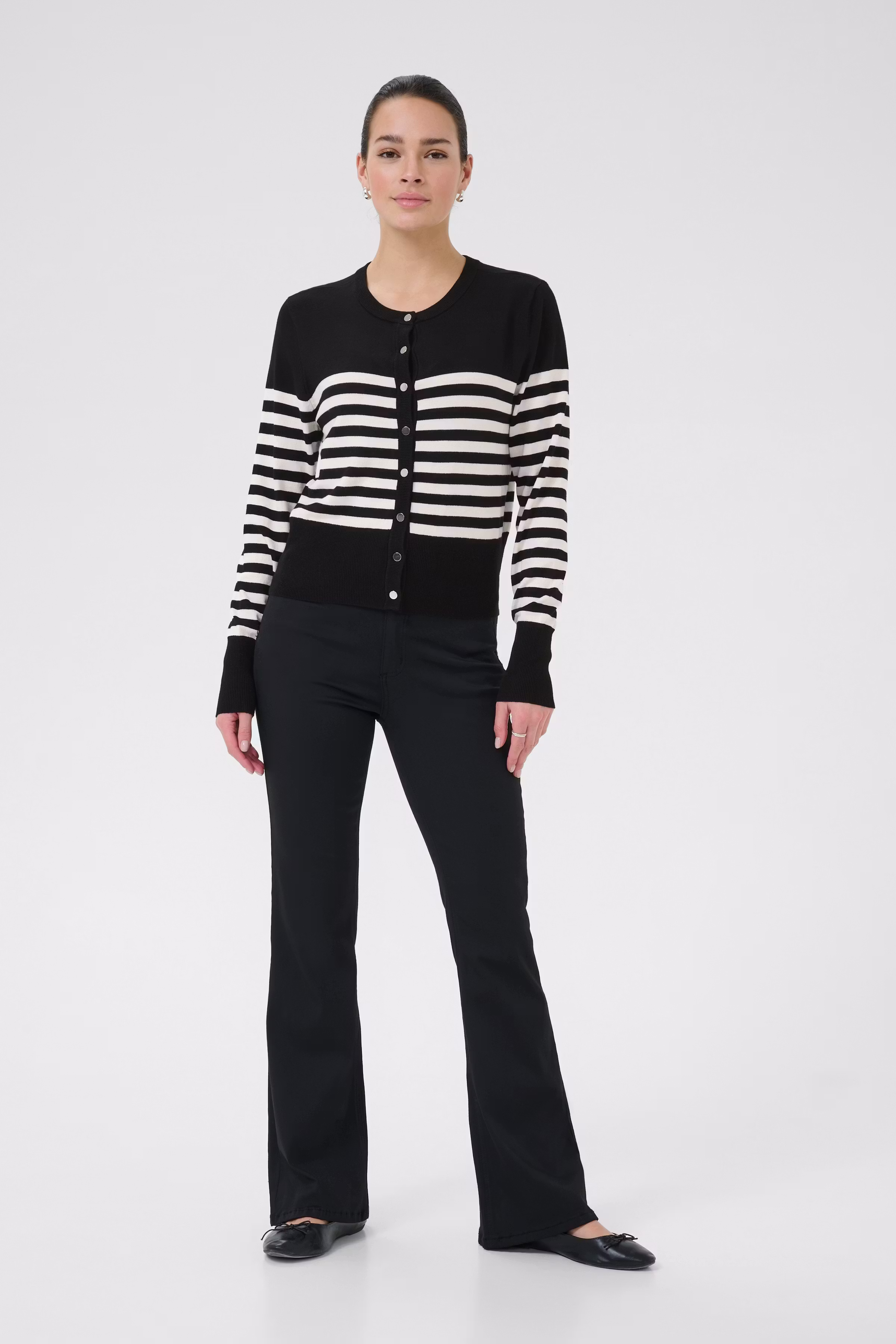 KAlizza Cardigan LOOKBOOK FRONT 10510758-108417