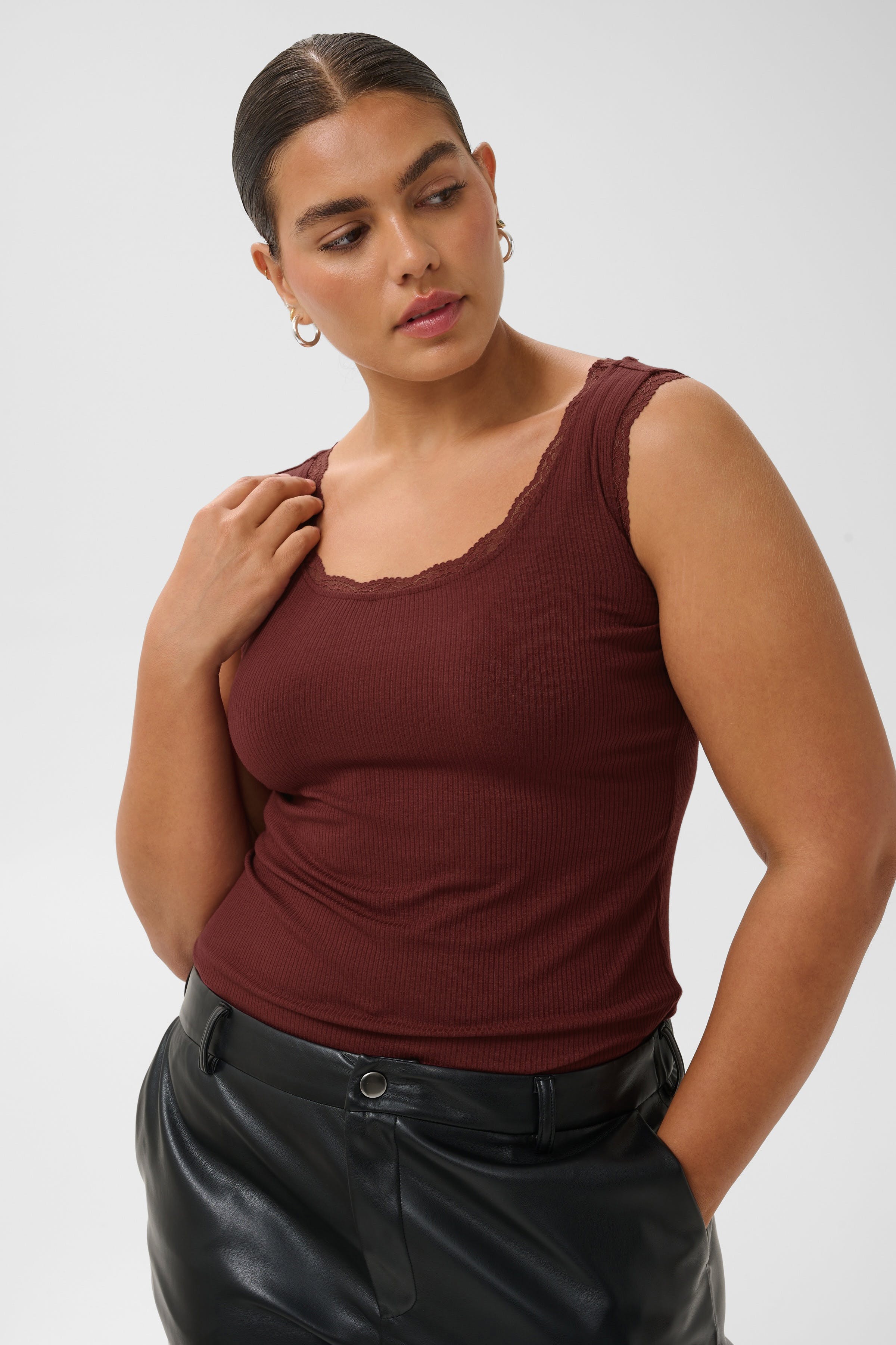 KComia Top LOOKBOOK DETAIL 10583468-191525