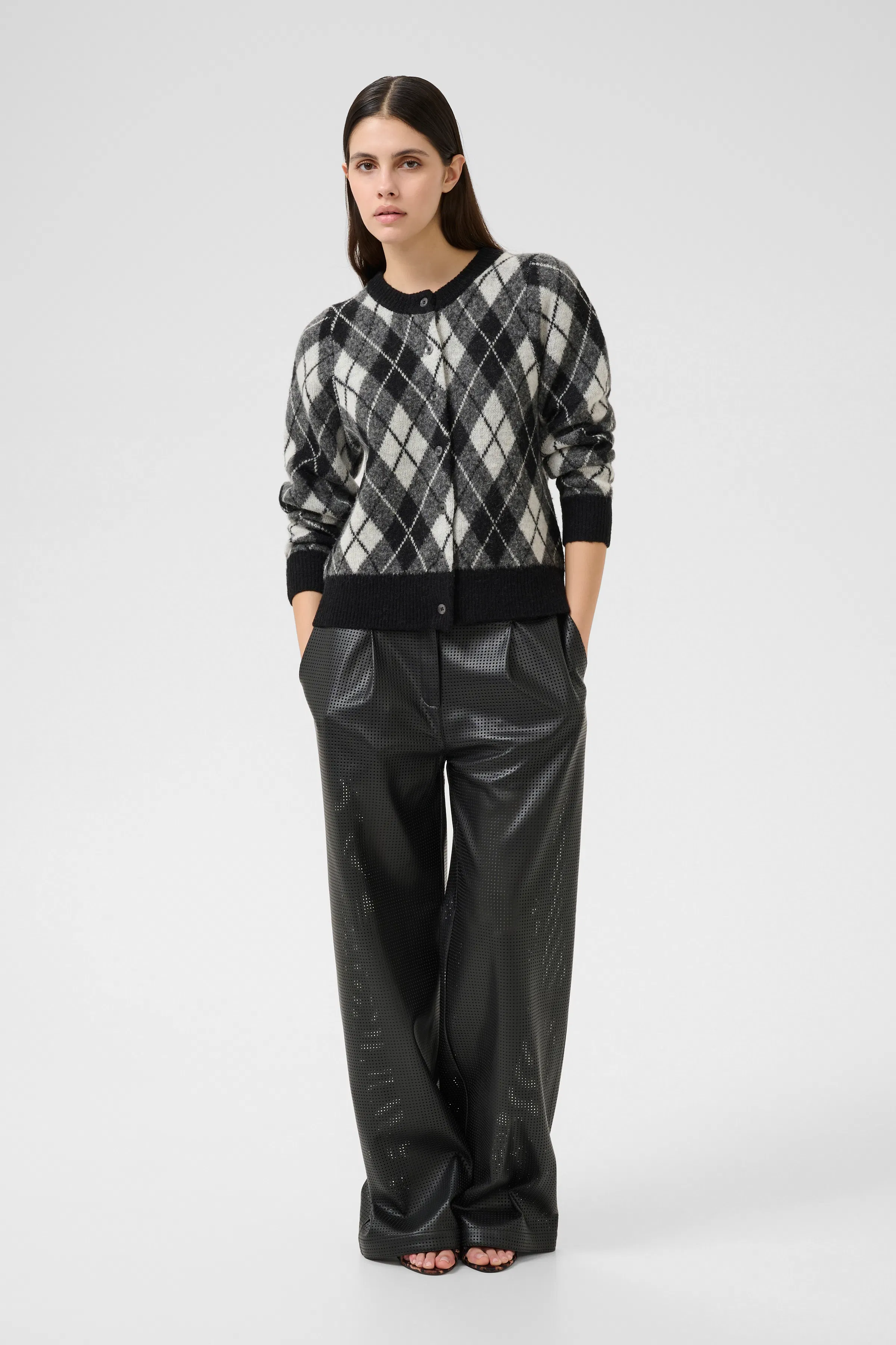 KBConstantine Cardigan LOOKBOOK FRONT 10105794-108927
